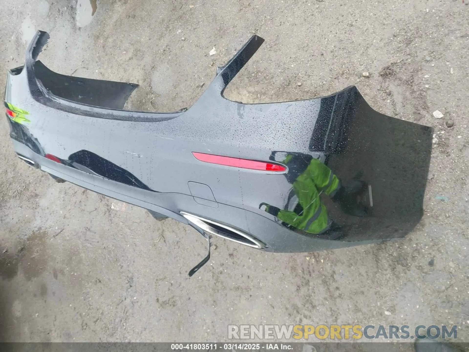 12 Photograph of a damaged car WDDZF4JB8KA526831 MERCEDES-BENZ E 300 2019
