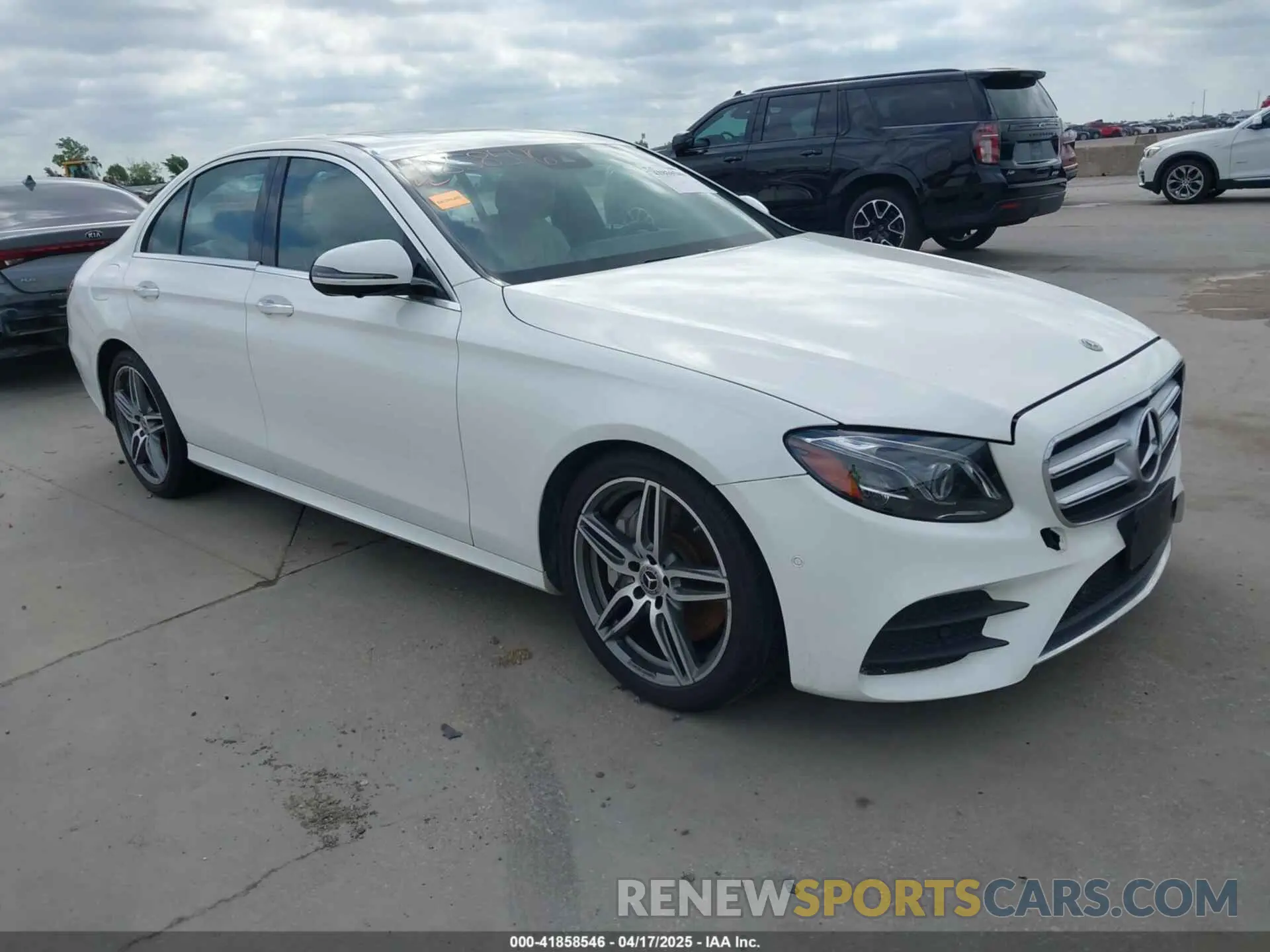 1 Photograph of a damaged car WDDZF4JB8KA619333 MERCEDES-BENZ E 300 2019