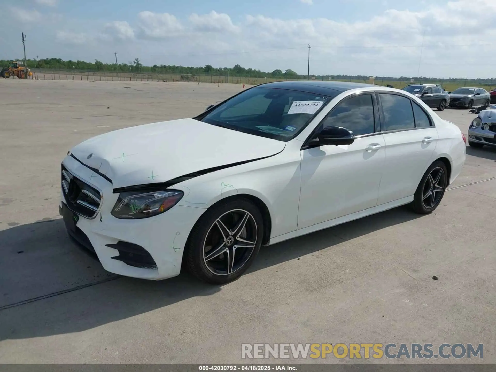 2 Photograph of a damaged car WDDZF4JBXKA504054 MERCEDES-BENZ E 300 2019