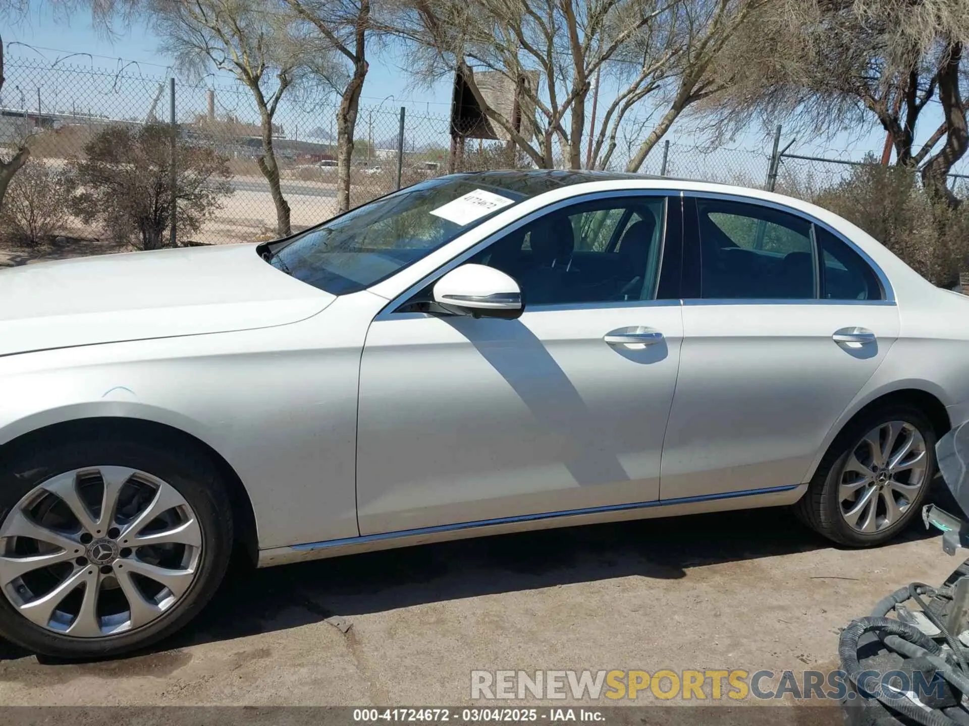 14 Photograph of a damaged car WDDZF4JBXKA597397 MERCEDES-BENZ E 300 2019