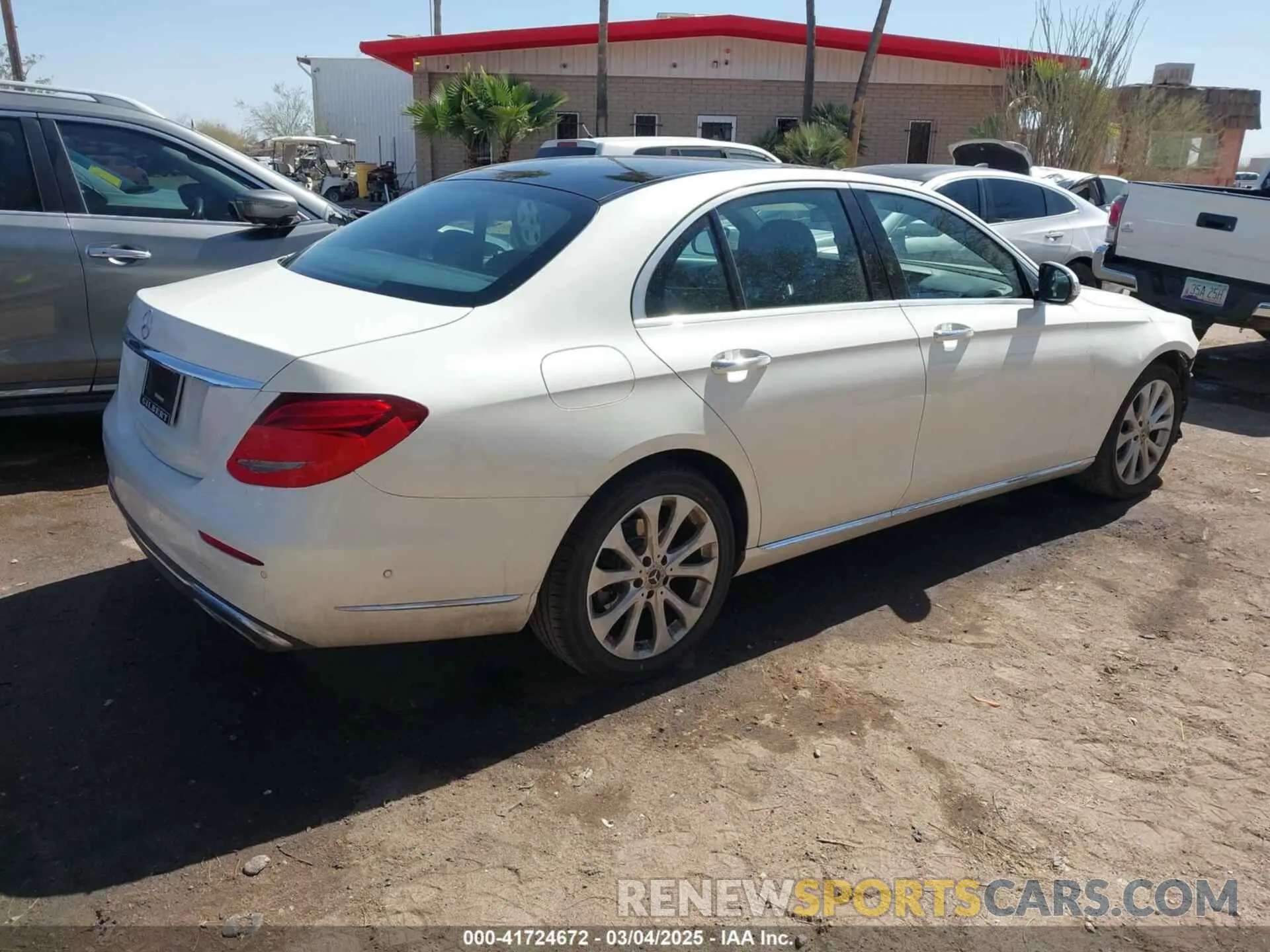 4 Photograph of a damaged car WDDZF4JBXKA597397 MERCEDES-BENZ E 300 2019