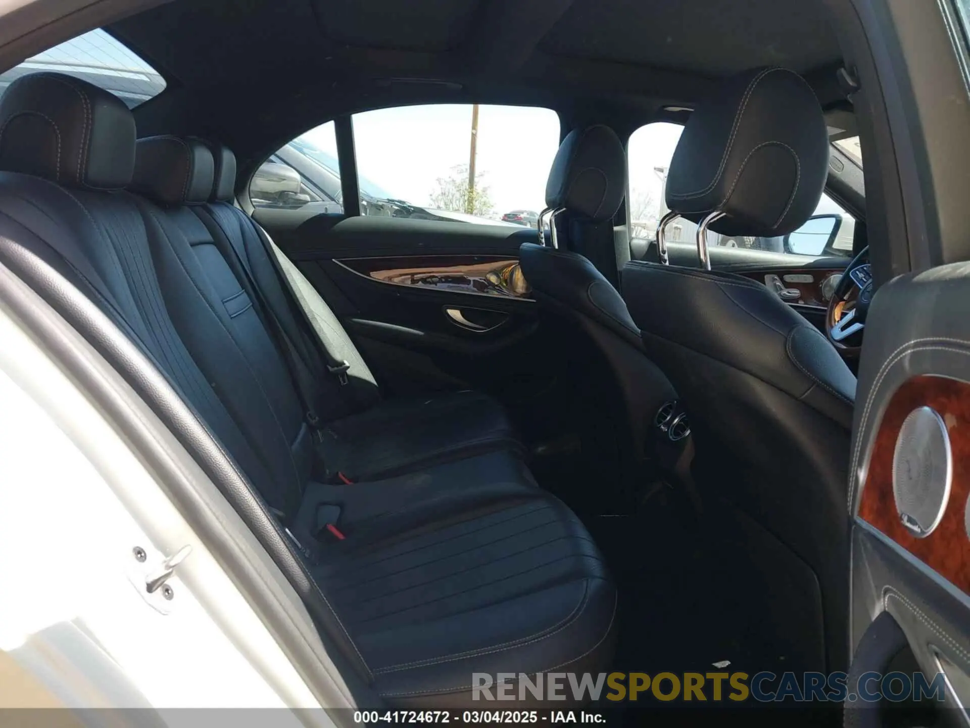 8 Photograph of a damaged car WDDZF4JBXKA597397 MERCEDES-BENZ E 300 2019