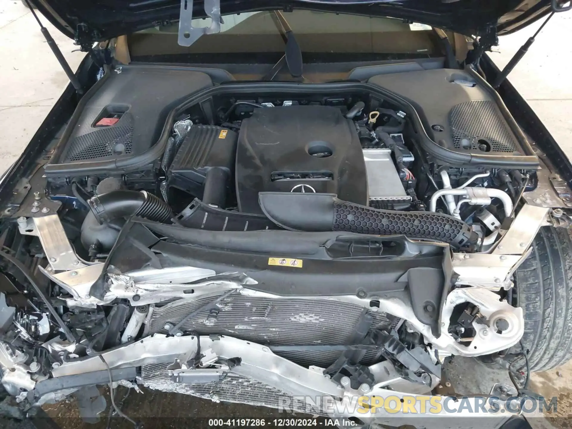 10 Photograph of a damaged car WDDZF4JBXKA672888 MERCEDES-BENZ E 300 2019