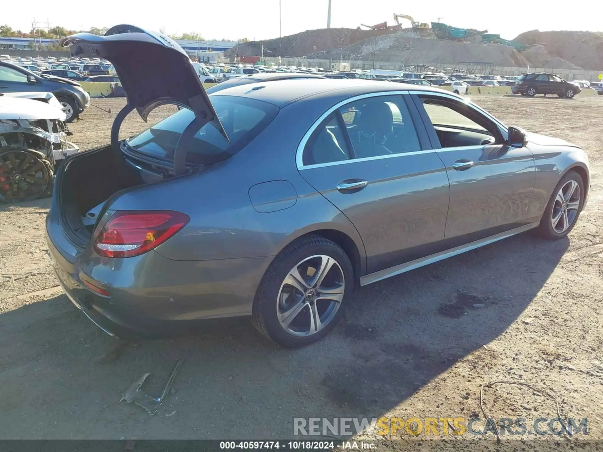 4 Фотография поврежденного автомобиля WDDZF4KB0KA512713 MERCEDES-BENZ E 300 2019