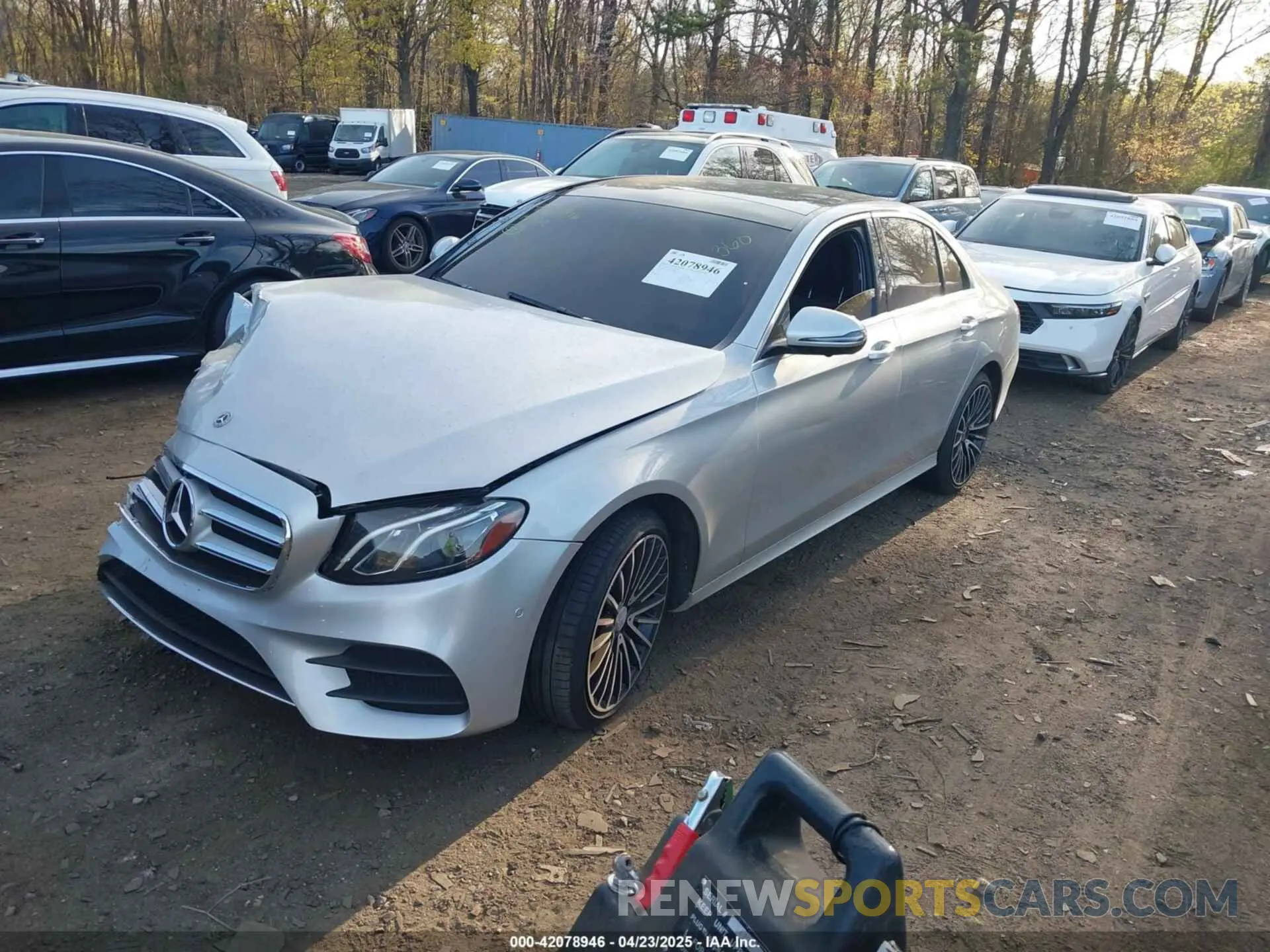 2 Photograph of a damaged car WDDZF4KB0KA588433 MERCEDES-BENZ E 300 2019