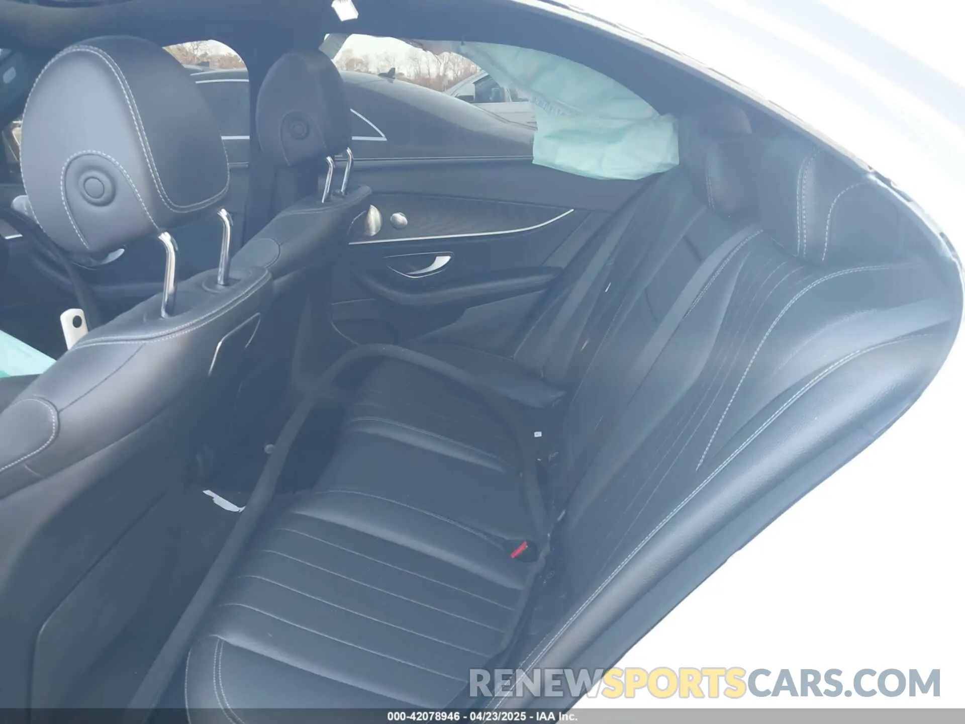 8 Photograph of a damaged car WDDZF4KB0KA588433 MERCEDES-BENZ E 300 2019