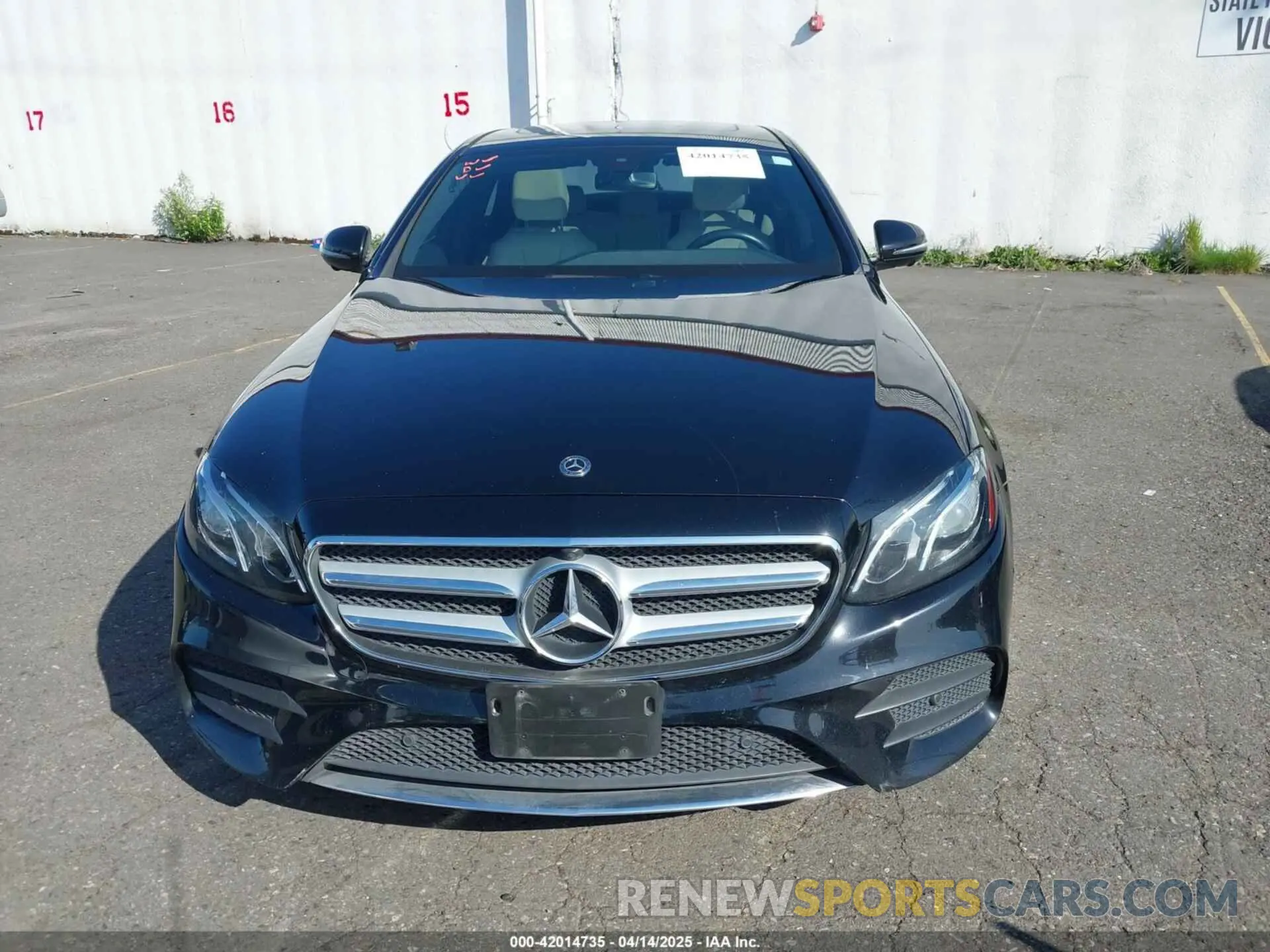 12 Photograph of a damaged car WDDZF4KB1KA522389 MERCEDES-BENZ E 300 2019