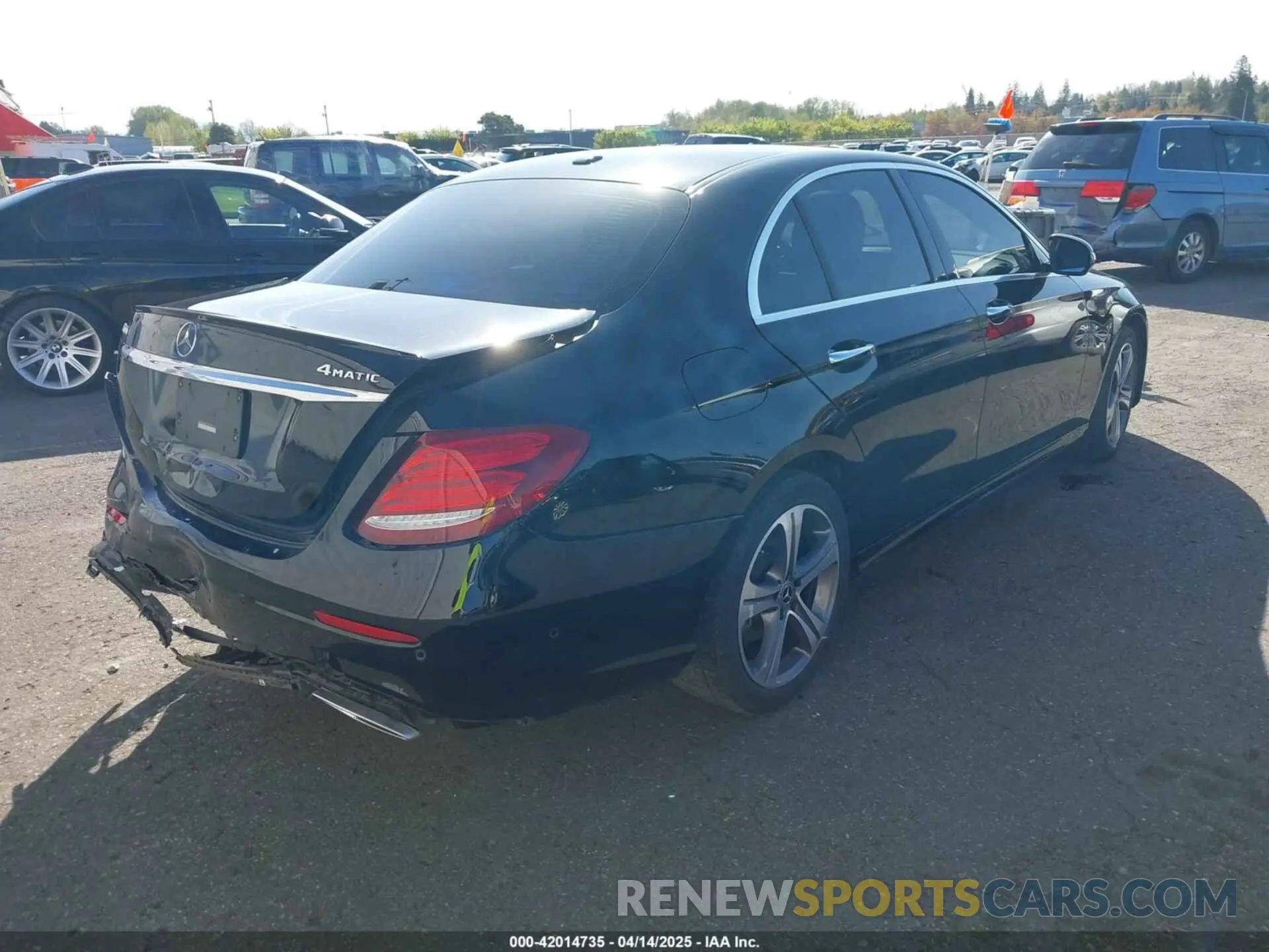 4 Photograph of a damaged car WDDZF4KB1KA522389 MERCEDES-BENZ E 300 2019