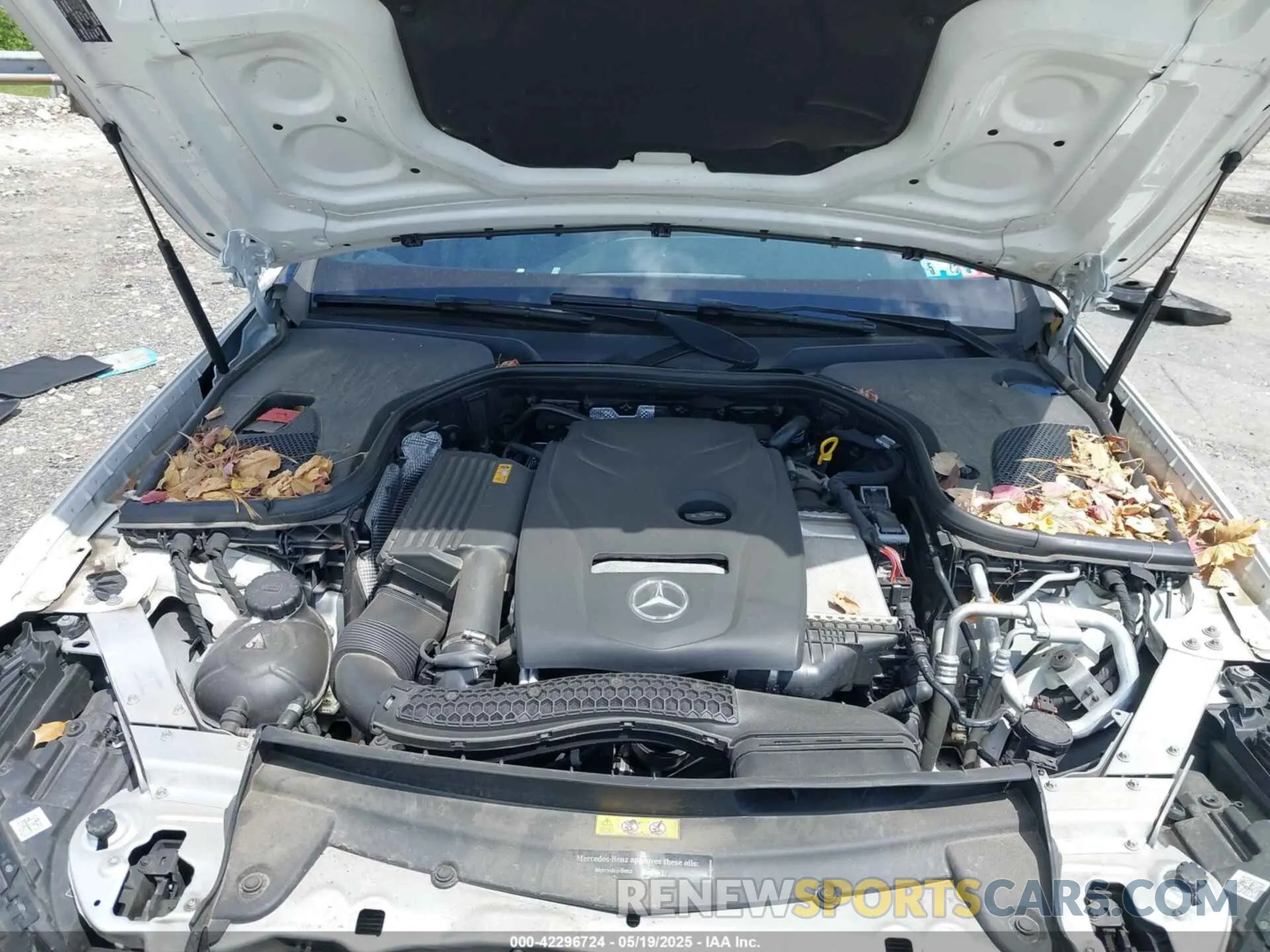 10 Photograph of a damaged car WDDZF4KB3KA525715 MERCEDES-BENZ E 300 2019