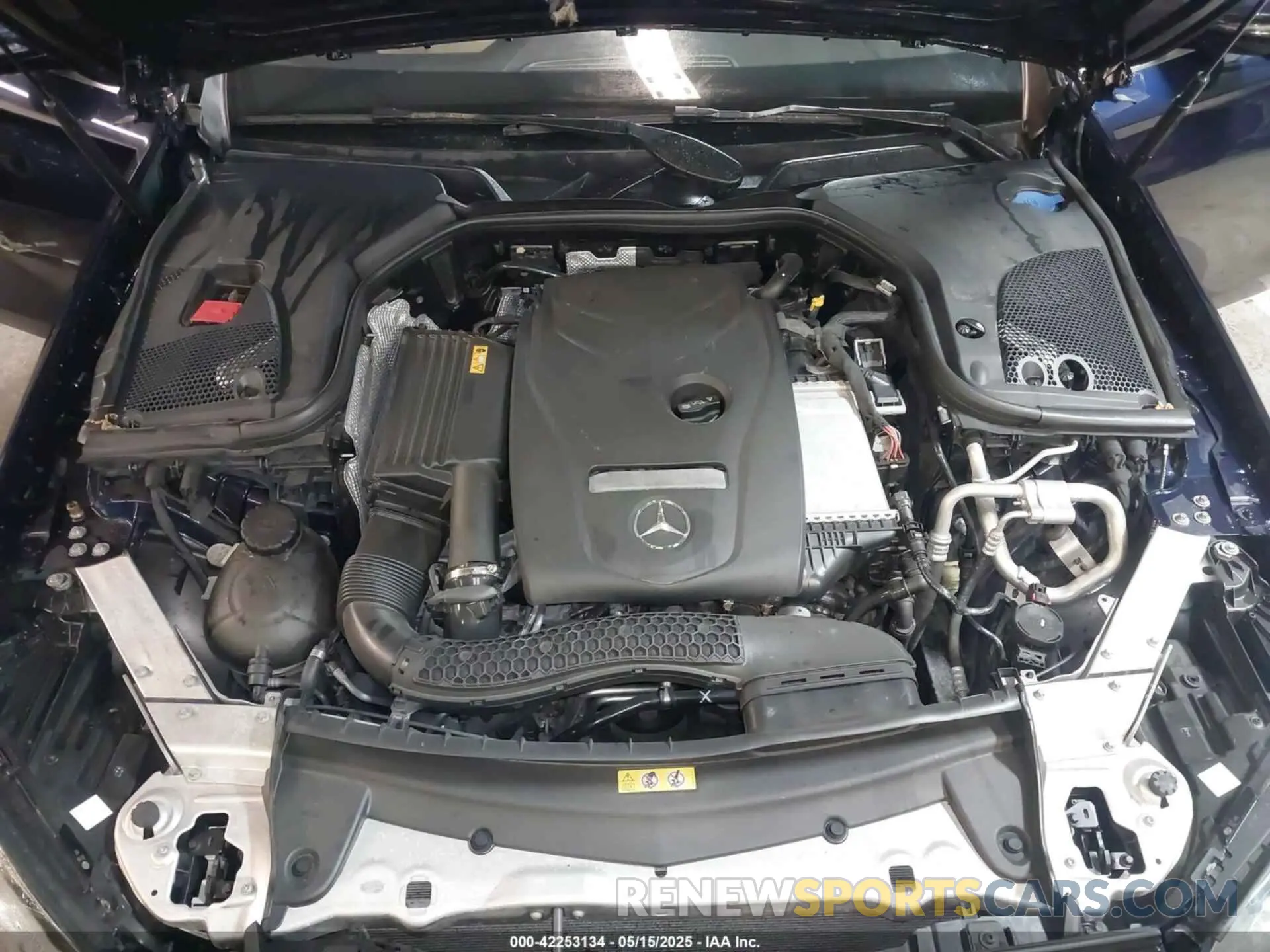 10 Photograph of a damaged car WDDZF4KB5KA563057 MERCEDES-BENZ E 300 2019