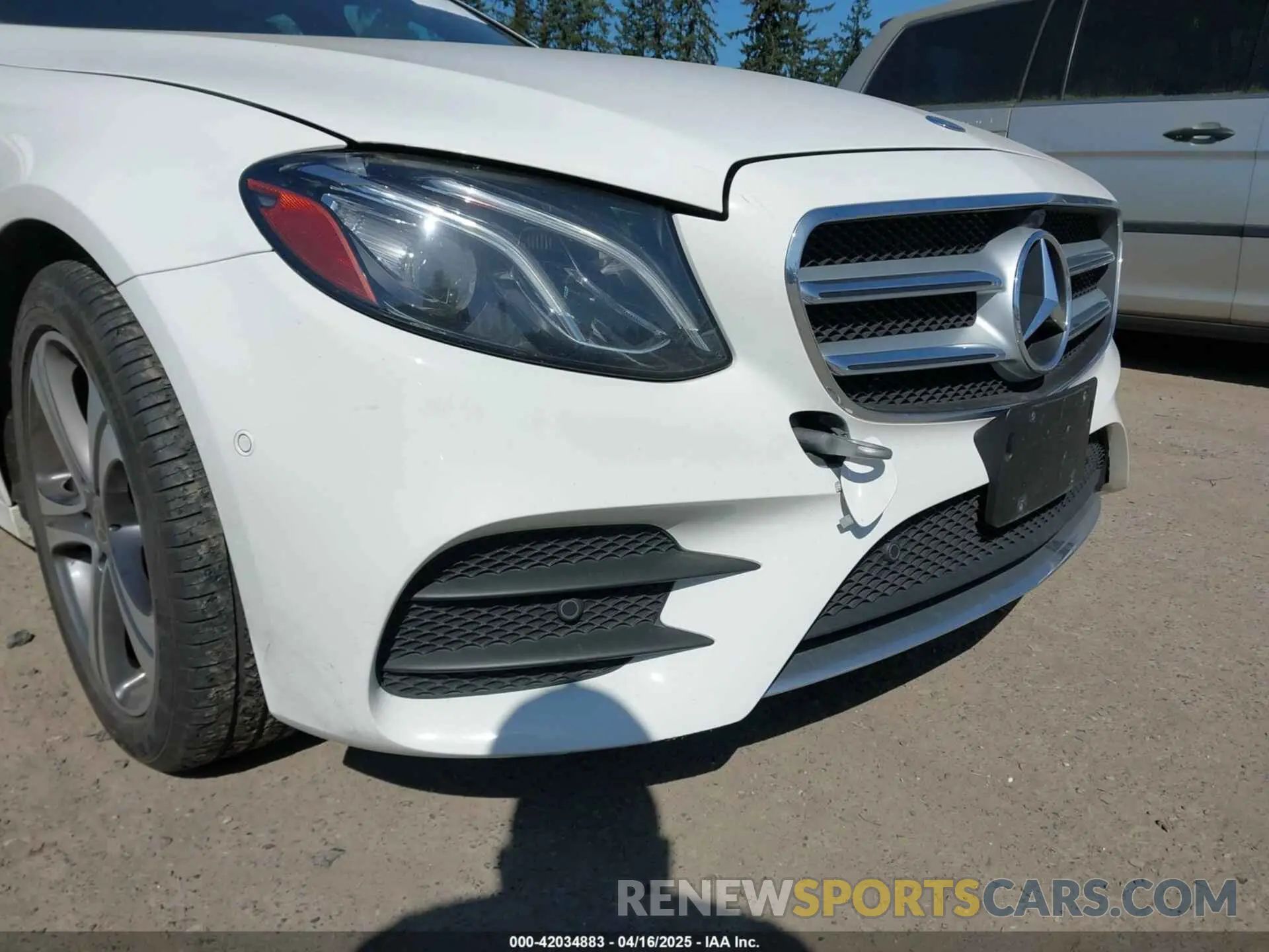 6 Photograph of a damaged car WDDZF4KBXKA592814 MERCEDES-BENZ E 300 2019