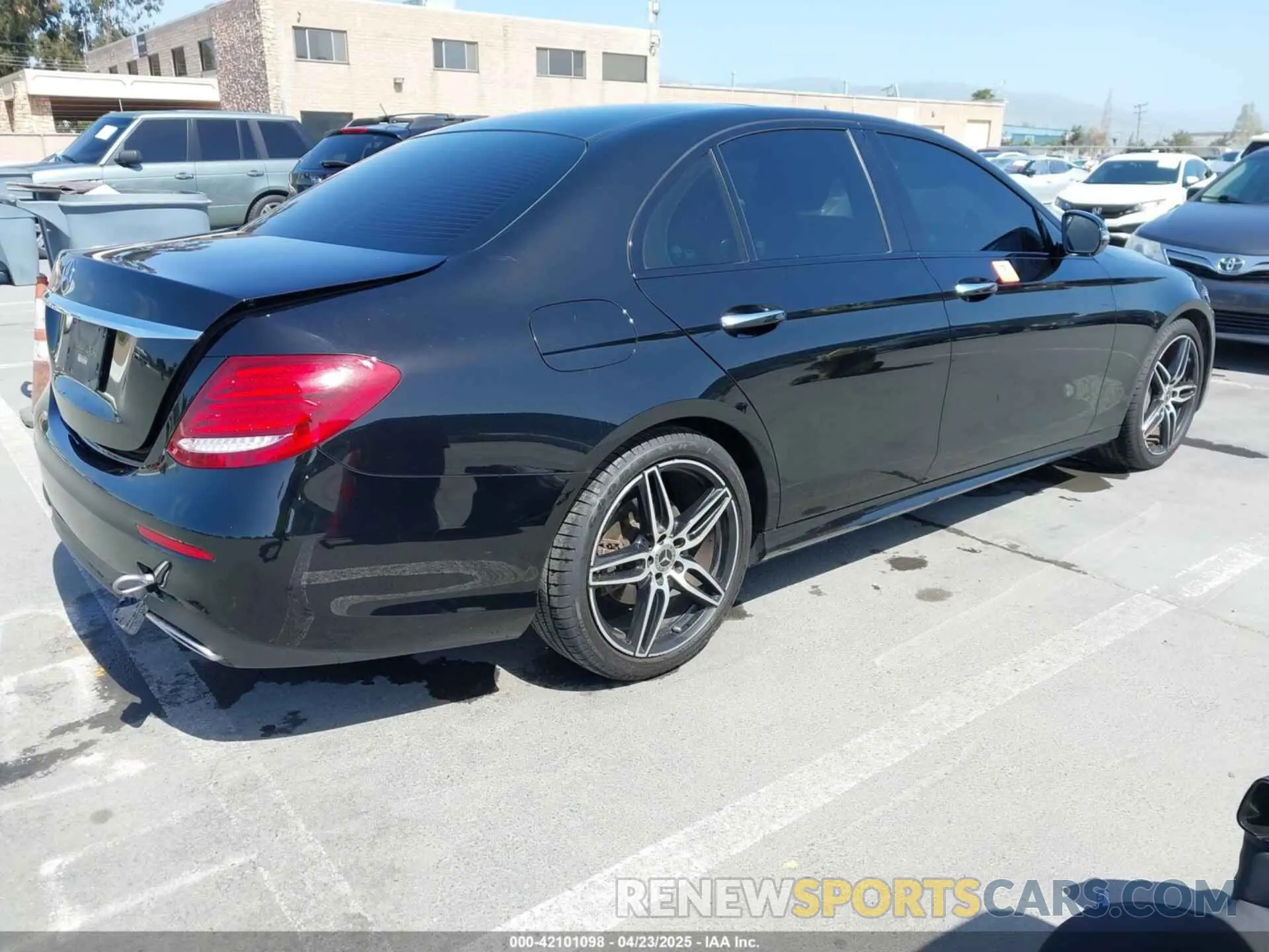 4 Фотография поврежденного автомобиля W1KZF8DB8LA827586 MERCEDES-BENZ E 350 2020