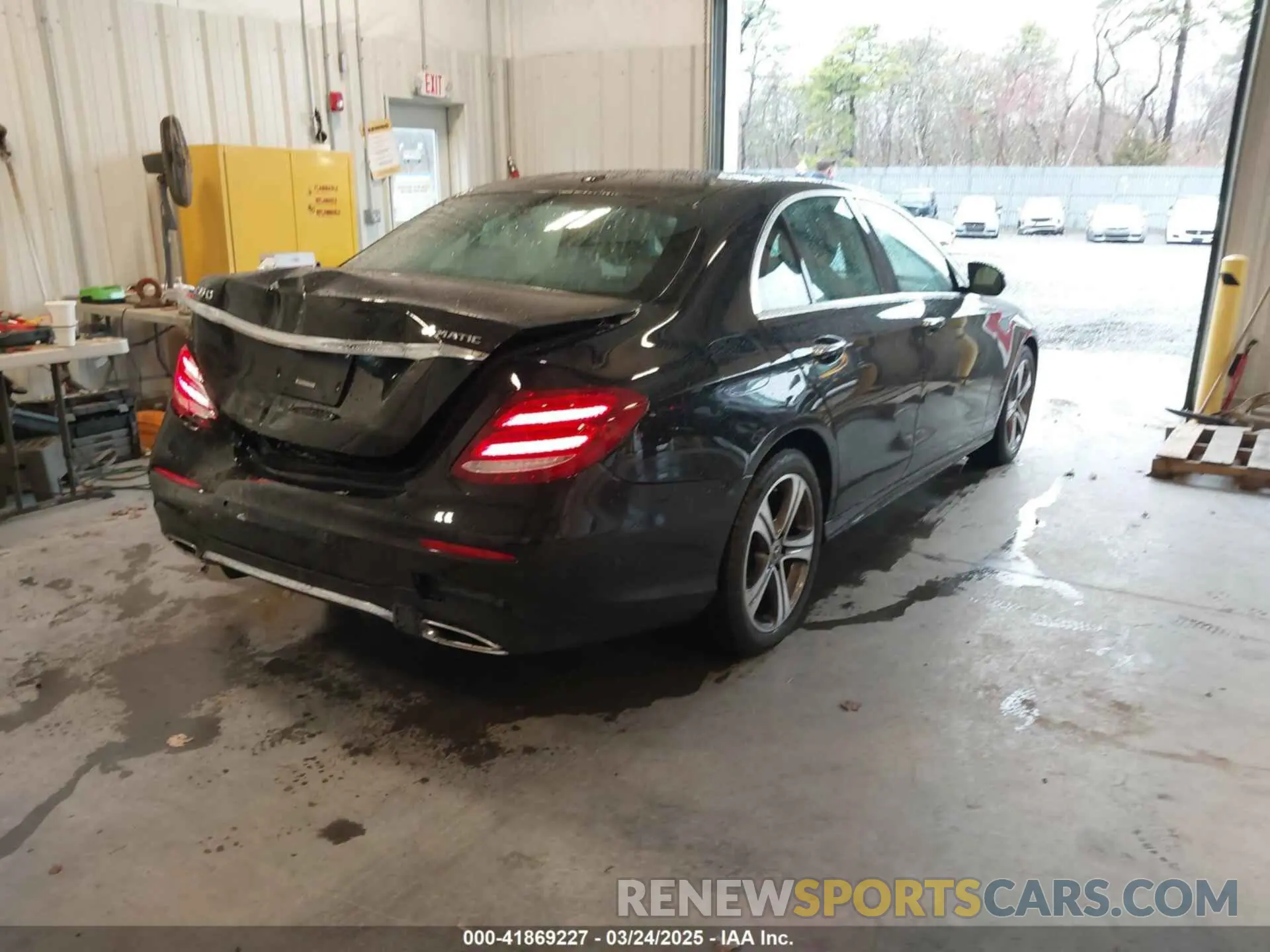 4 Photograph of a damaged car W1KZF8EB6LA773638 MERCEDES-BENZ E 350 2020