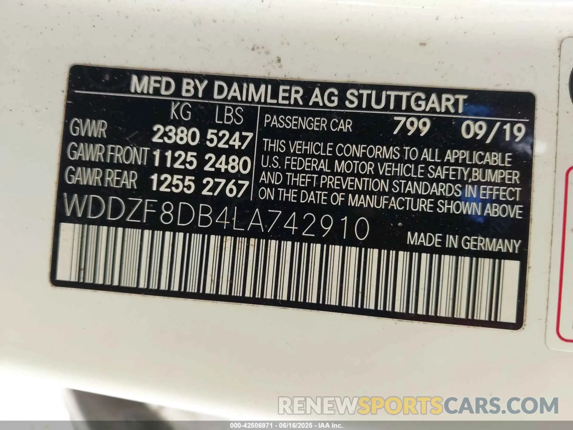 9 Photograph of a damaged car WDDZF8DB4LA742910 MERCEDES-BENZ E 350 2020