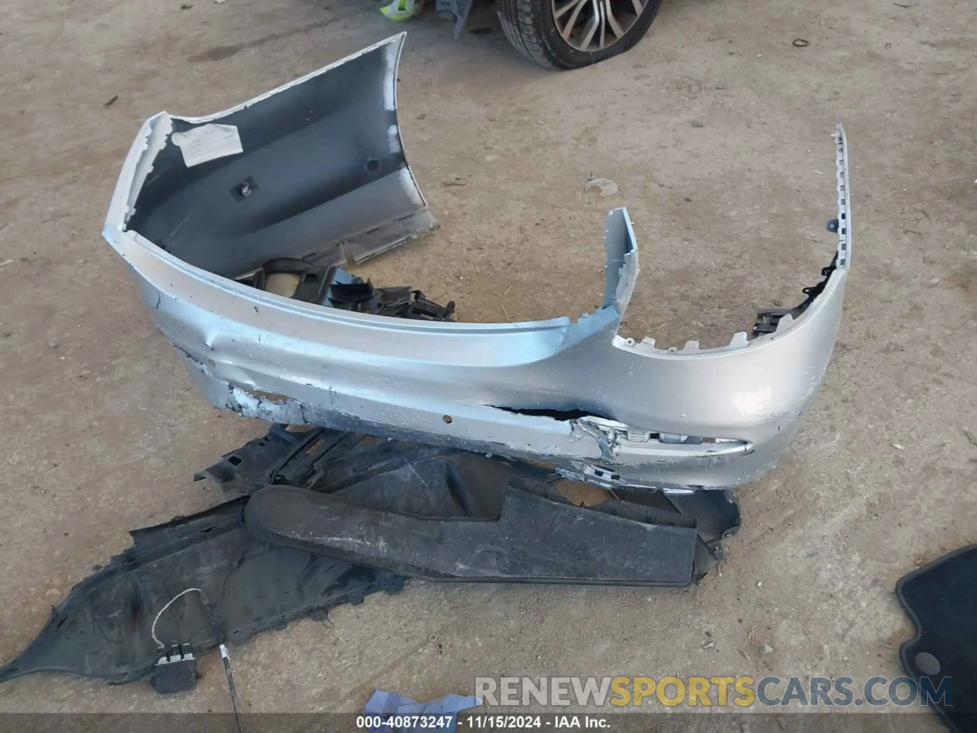 12 Photograph of a damaged car WDDZF8DB5LA711049 MERCEDES-BENZ E 350 2020