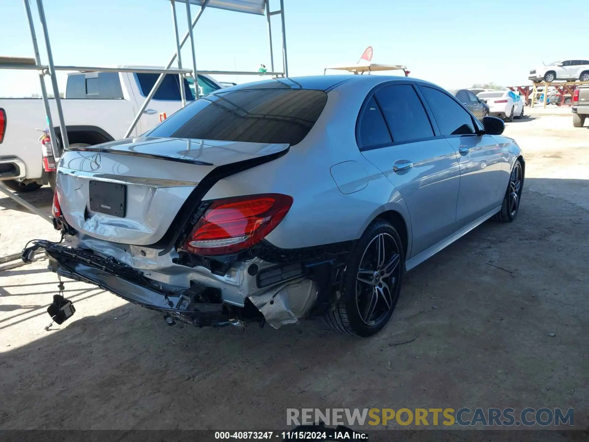 4 Photograph of a damaged car WDDZF8DB5LA711049 MERCEDES-BENZ E 350 2020