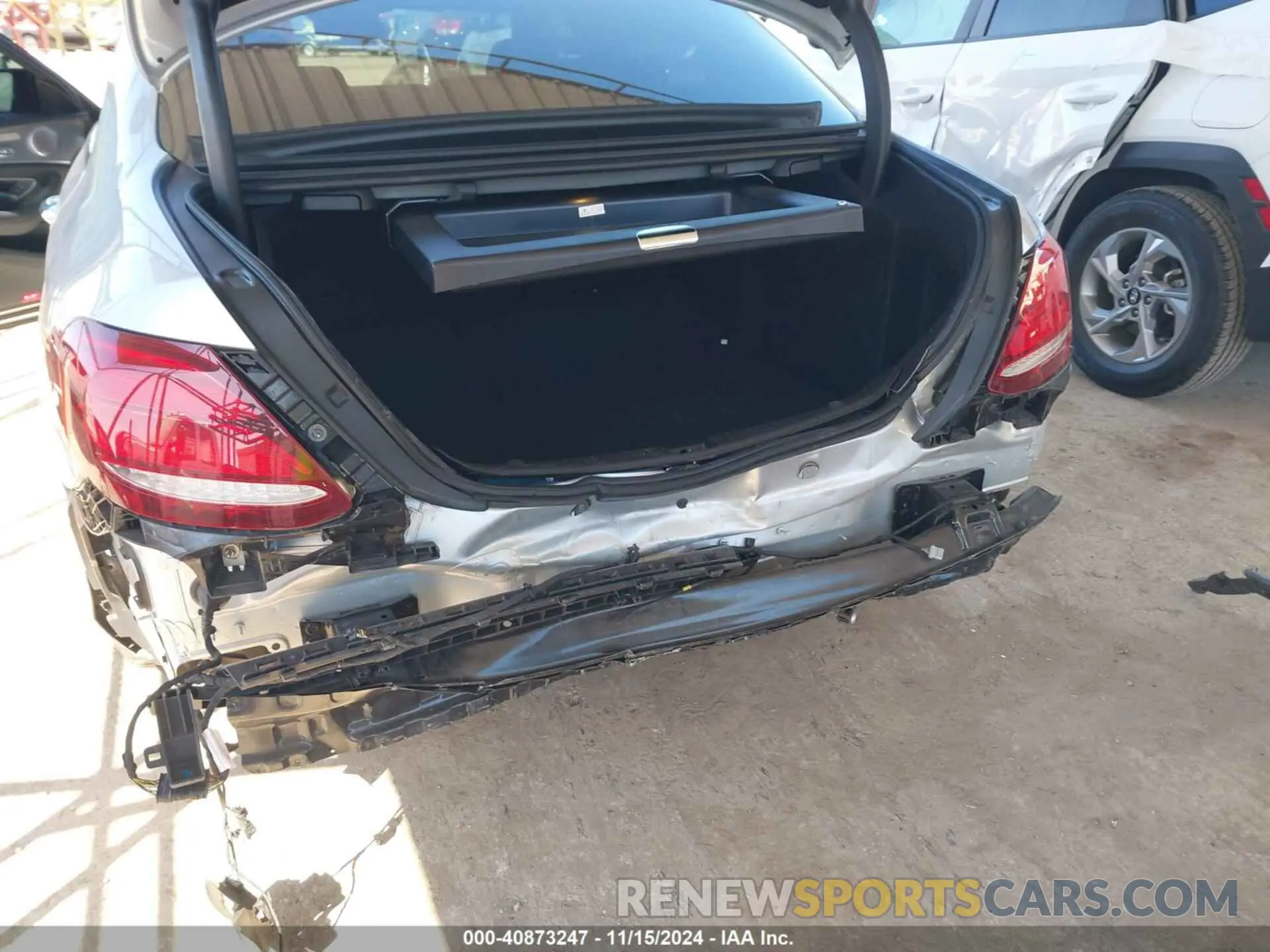 6 Photograph of a damaged car WDDZF8DB5LA711049 MERCEDES-BENZ E 350 2020