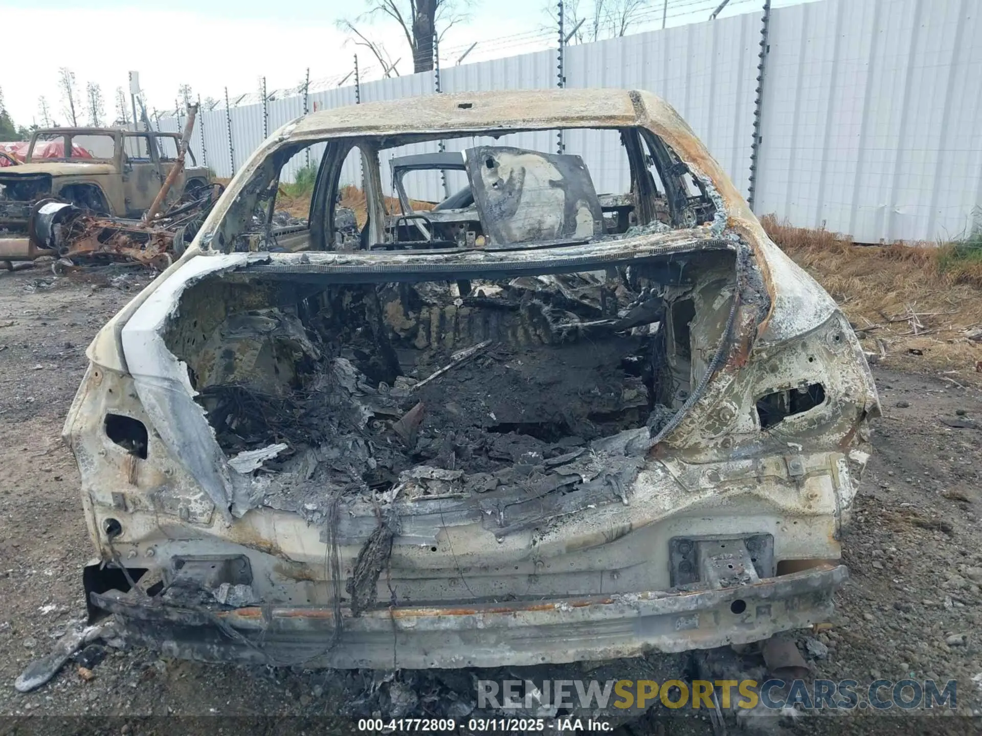 15 Photograph of a damaged car WDDZF8DB5LA753009 MERCEDES-BENZ E 350 2020