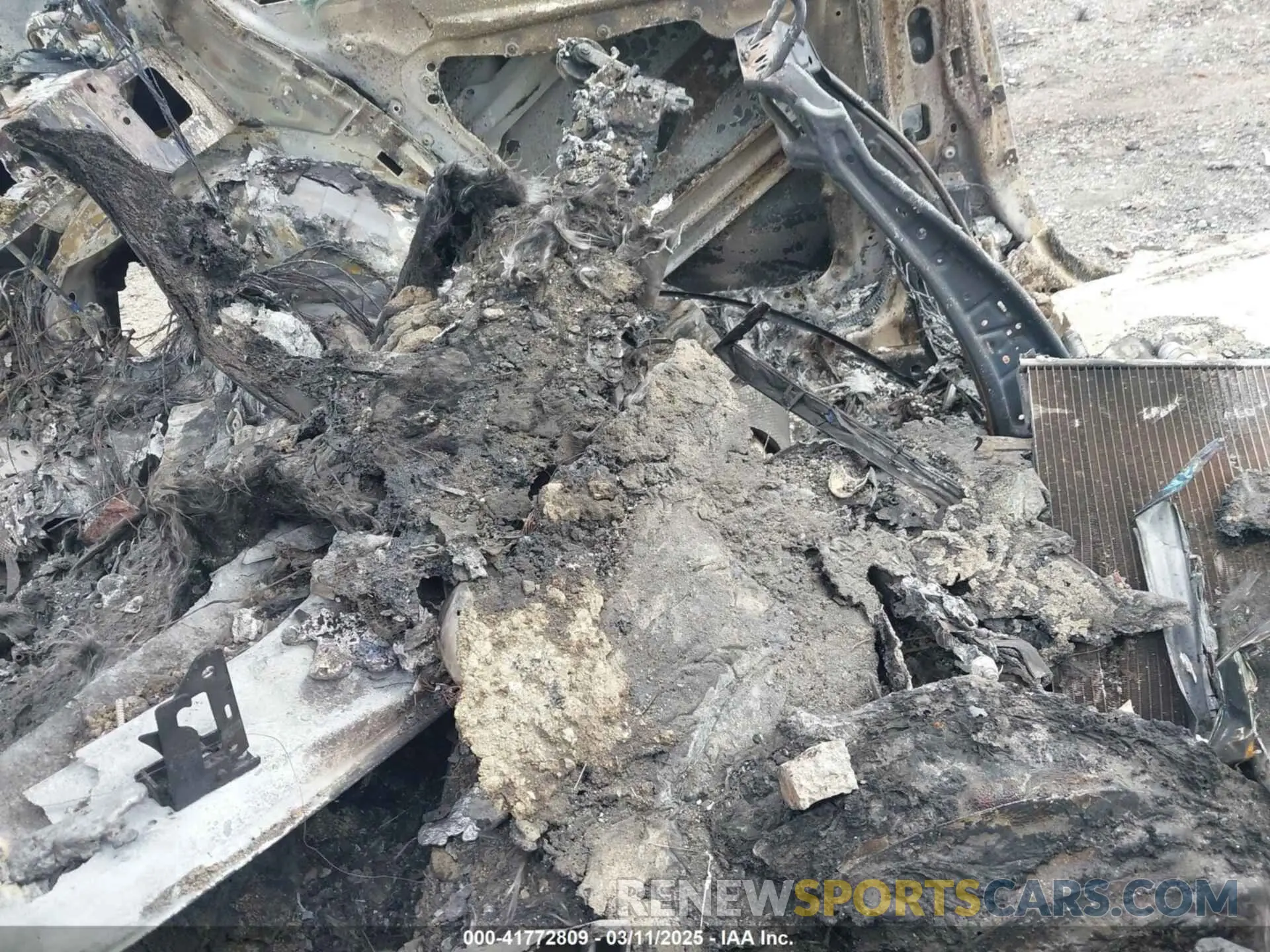 8 Photograph of a damaged car WDDZF8DB5LA753009 MERCEDES-BENZ E 350 2020