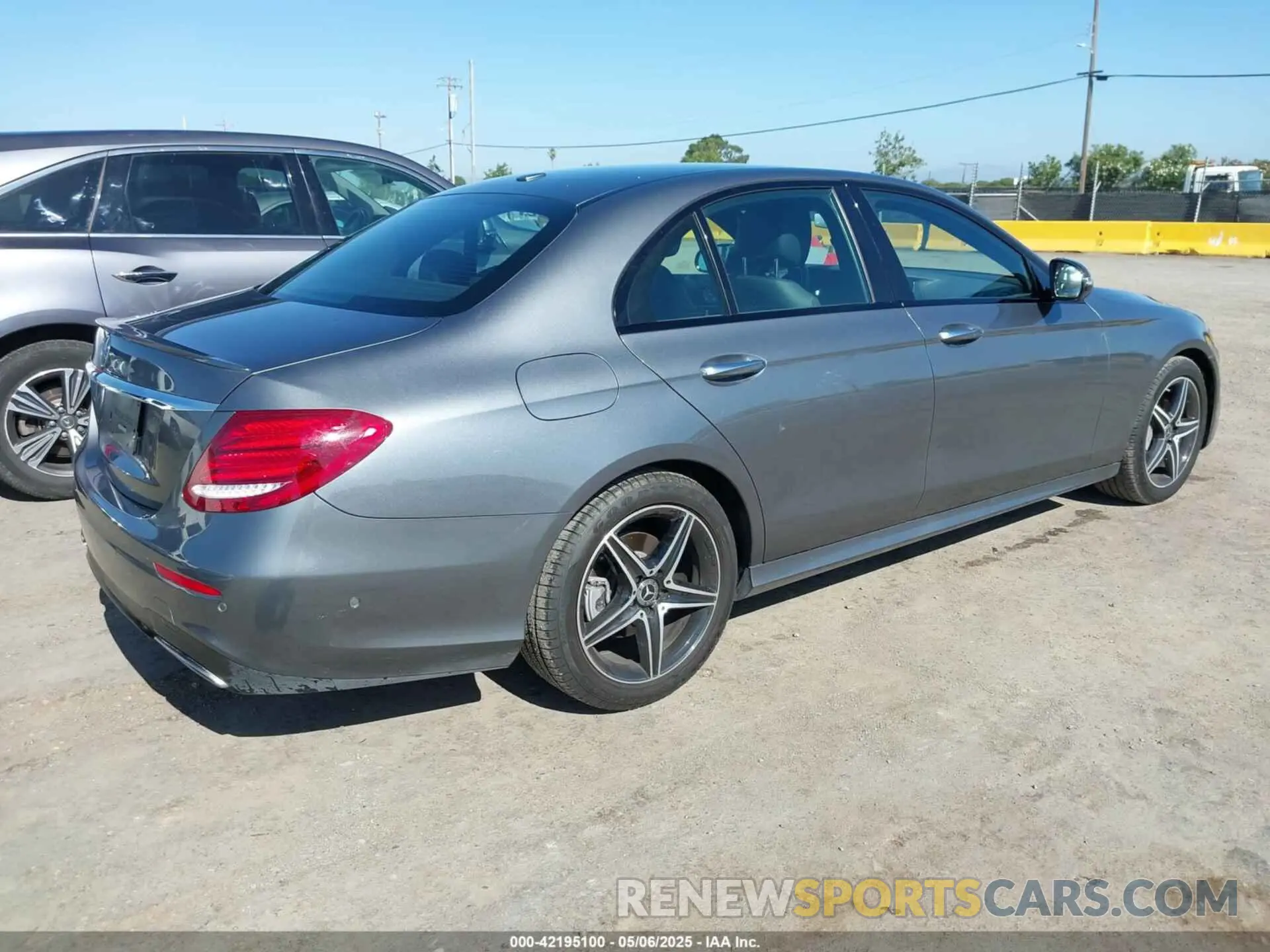 4 Фотография поврежденного автомобиля WDDZF8DB6LA753035 MERCEDES-BENZ E 350 2020