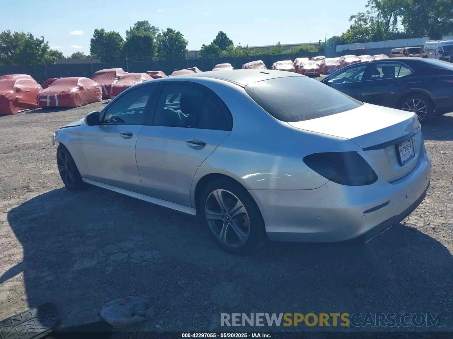 3 Photograph of a damaged car WDDZF8EB4LA703331 MERCEDES-BENZ E 350 2020