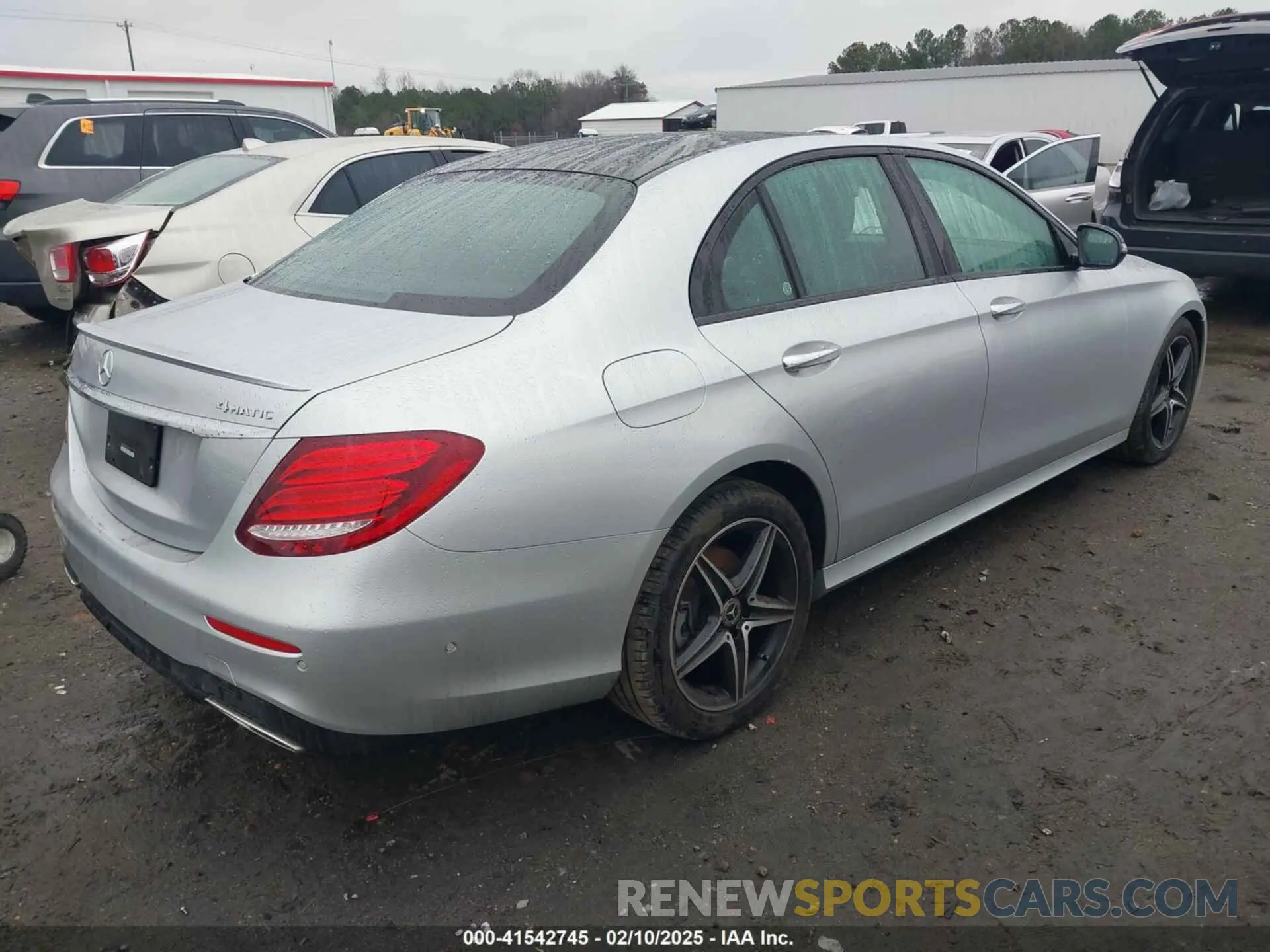 4 Photograph of a damaged car WDDZF8EB5LA733034 MERCEDES-BENZ E 350 2020