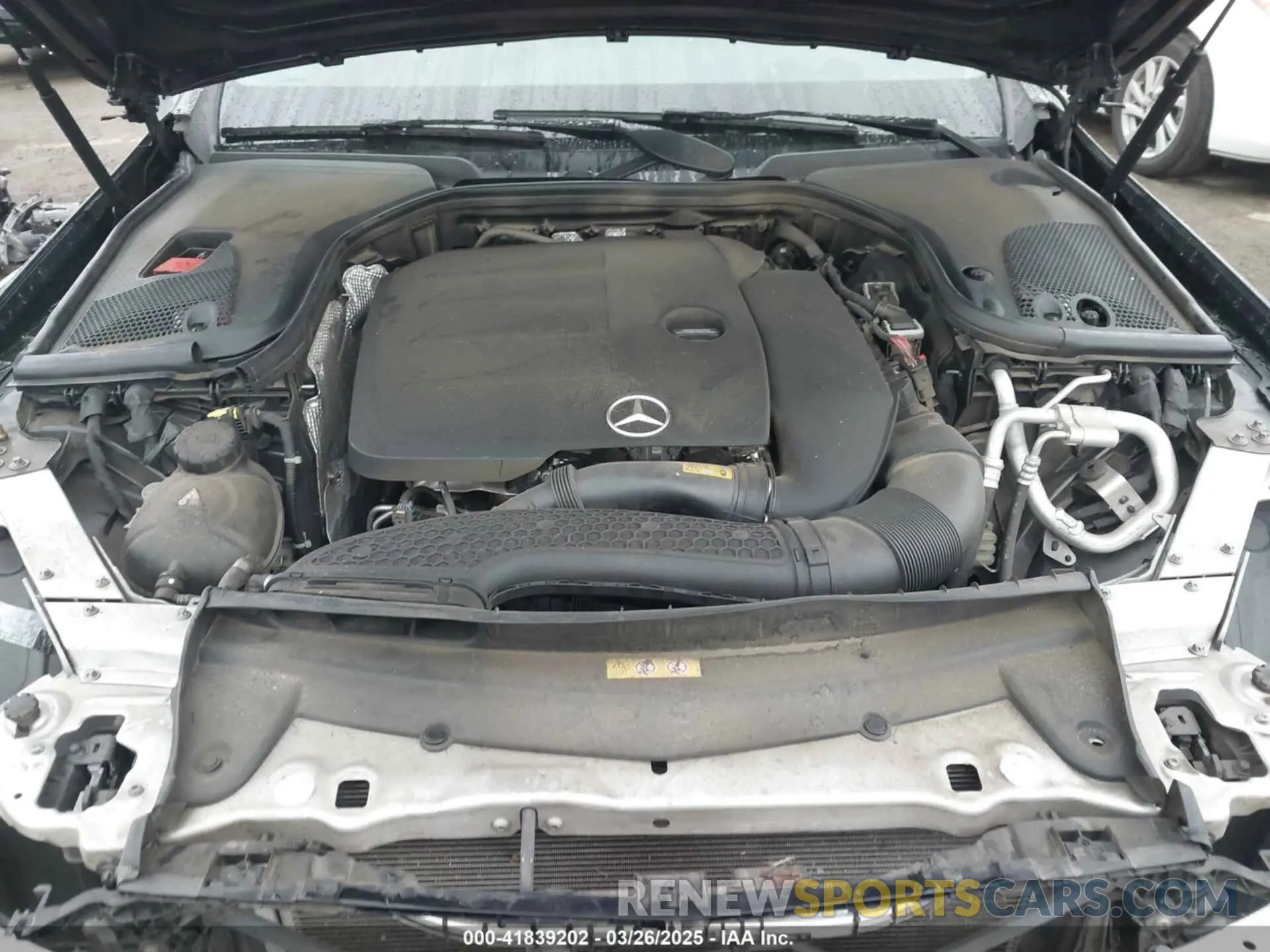 10 Photograph of a damaged car W1KZF8DBXMA922376 MERCEDES-BENZ E 350 2021