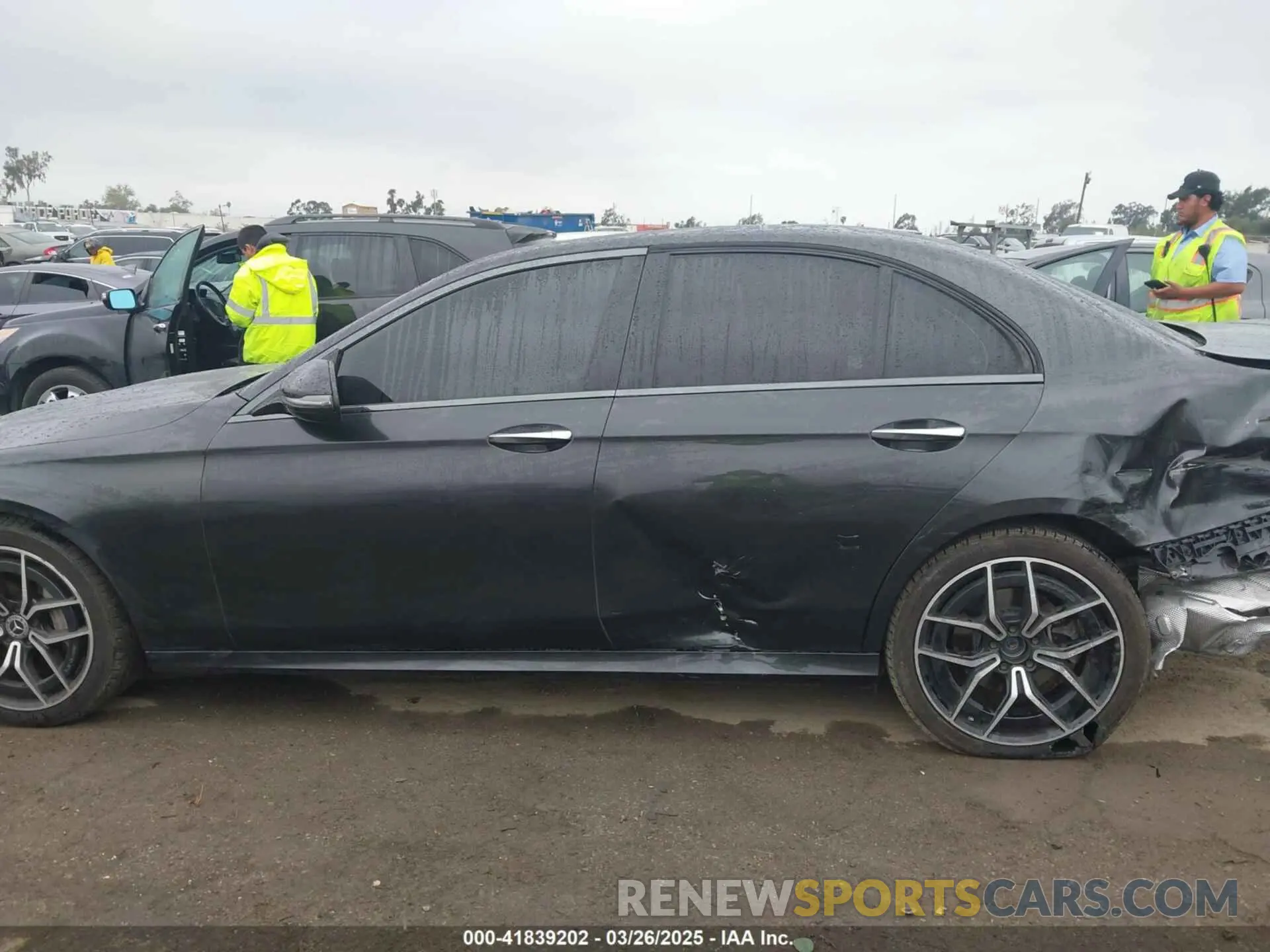 15 Photograph of a damaged car W1KZF8DBXMA922376 MERCEDES-BENZ E 350 2021
