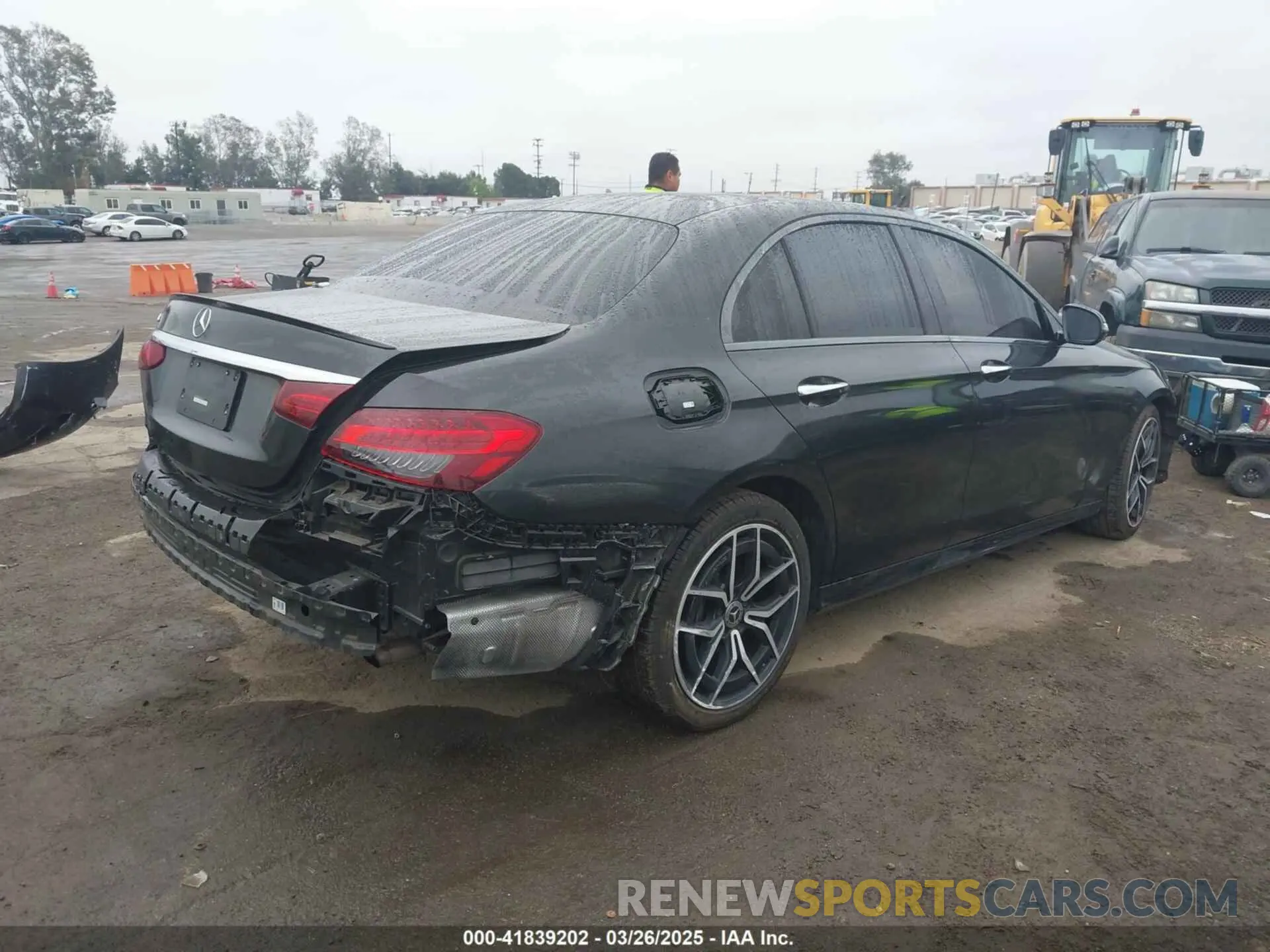 4 Photograph of a damaged car W1KZF8DBXMA922376 MERCEDES-BENZ E 350 2021