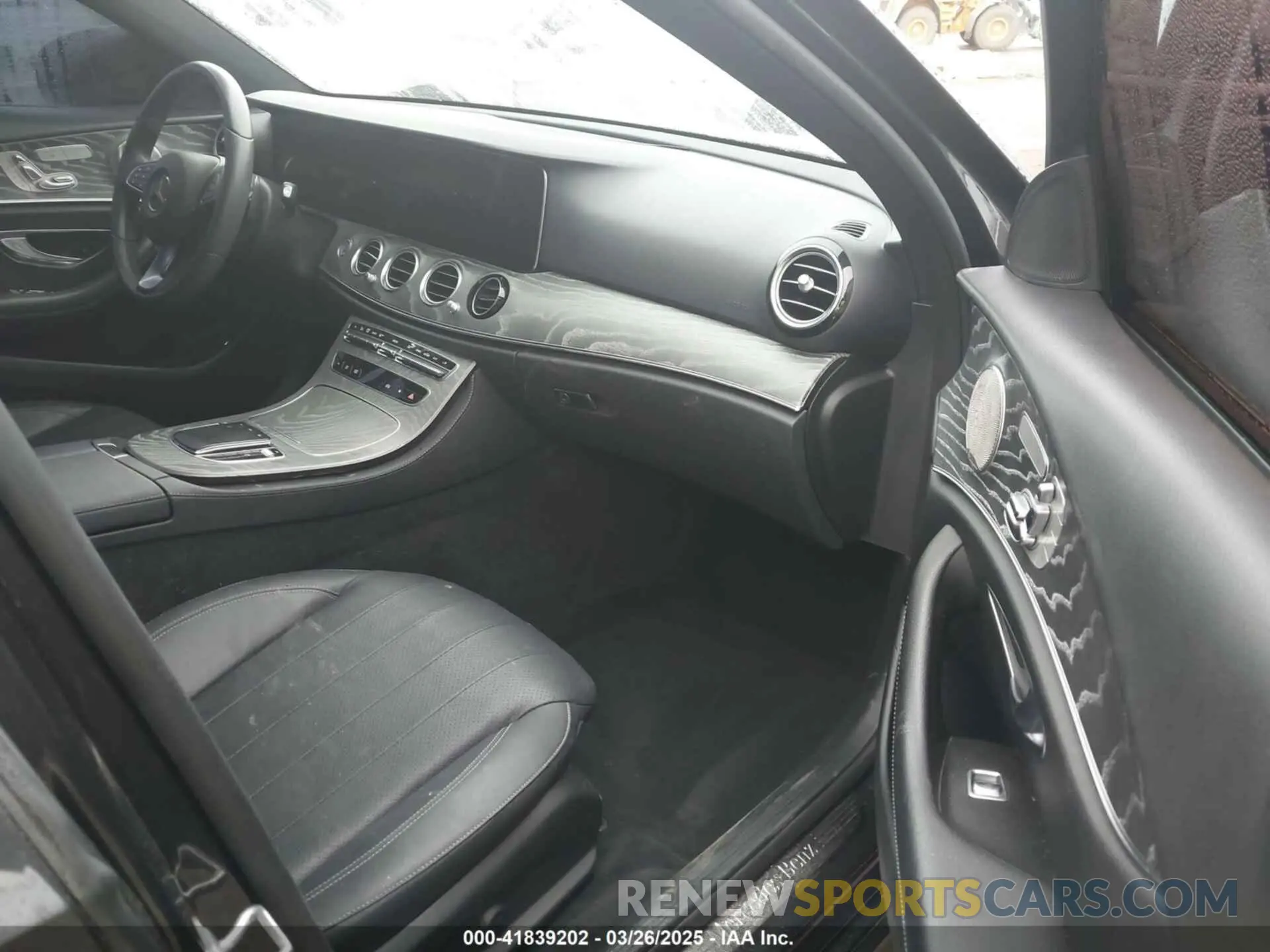 5 Photograph of a damaged car W1KZF8DBXMA922376 MERCEDES-BENZ E 350 2021