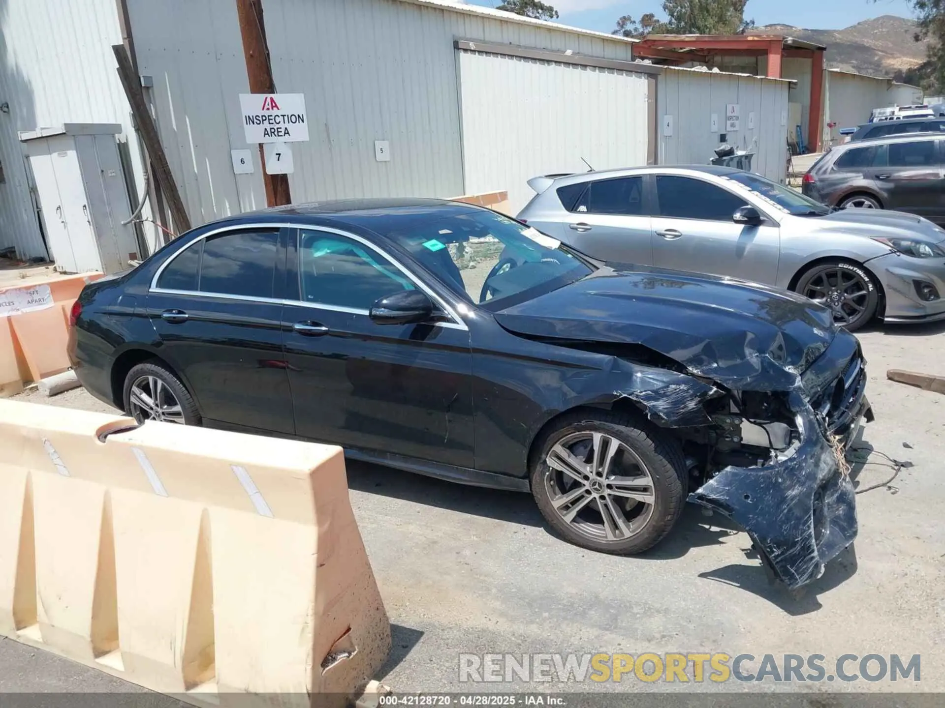 13 Photograph of a damaged car W1KZF8DB2NB063957 MERCEDES-BENZ E 350 2022