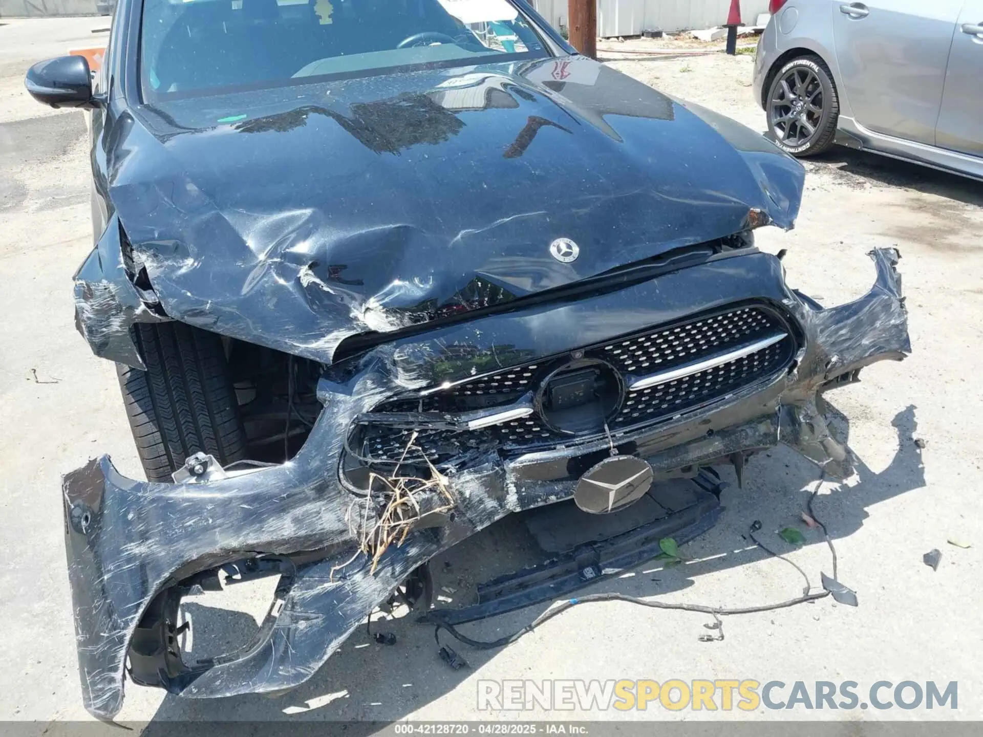 21 Photograph of a damaged car W1KZF8DB2NB063957 MERCEDES-BENZ E 350 2022