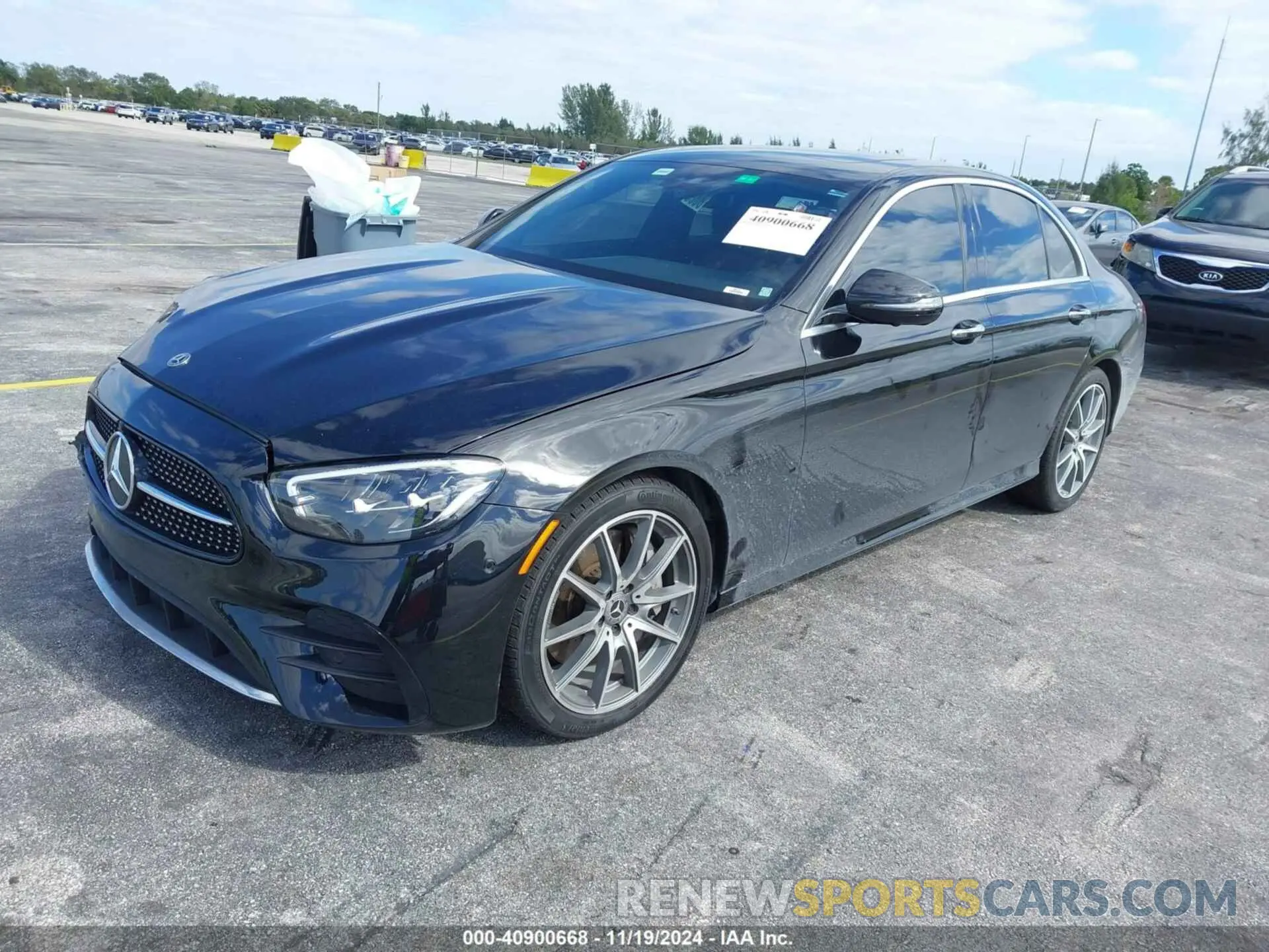 2 Photograph of a damaged car W1KZF8DB6NB058969 MERCEDES-BENZ E 350 2022