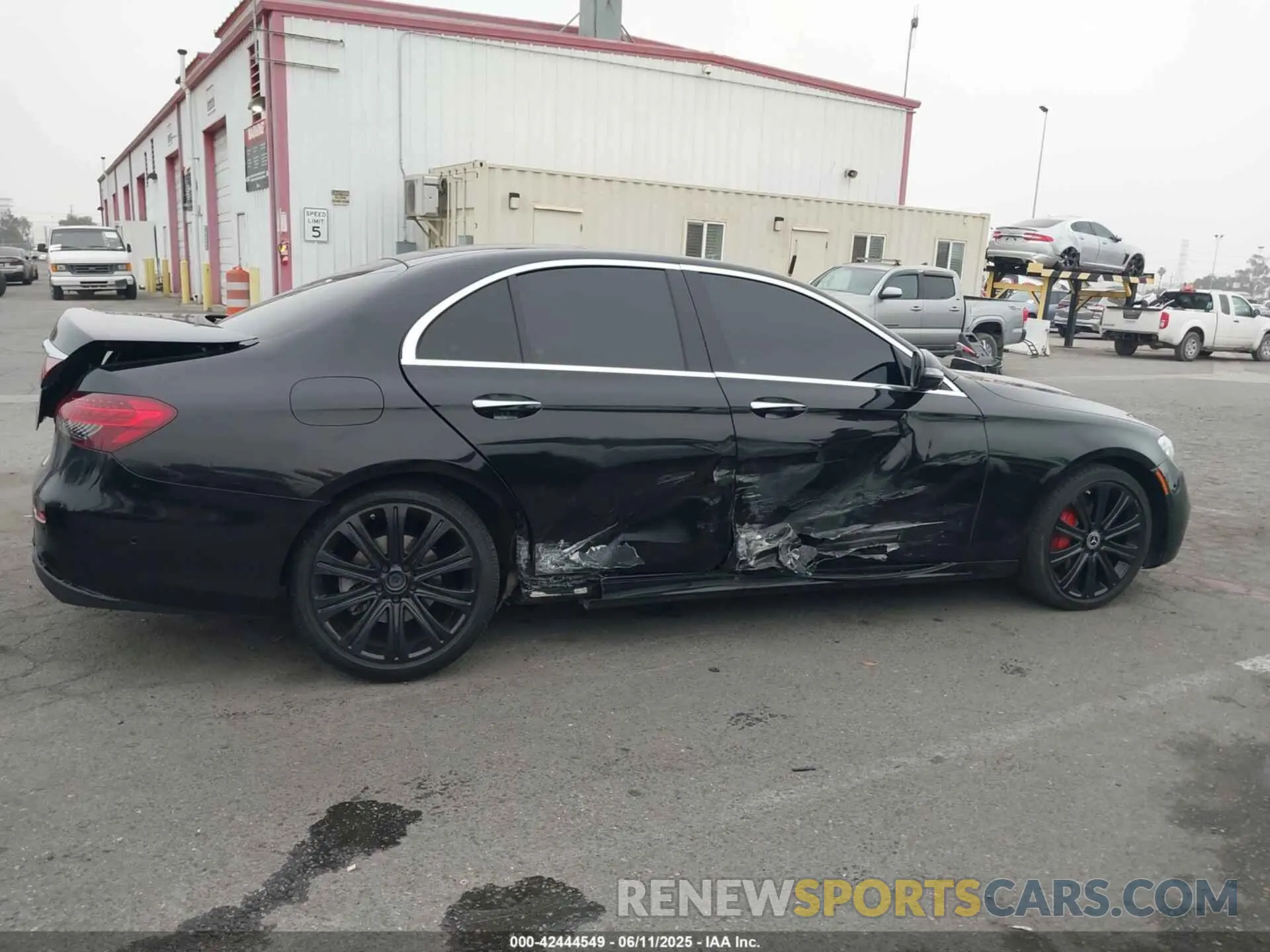 13 Фотография поврежденного автомобиля W1KZF8DB8NB025066 MERCEDES-BENZ E 350 2022