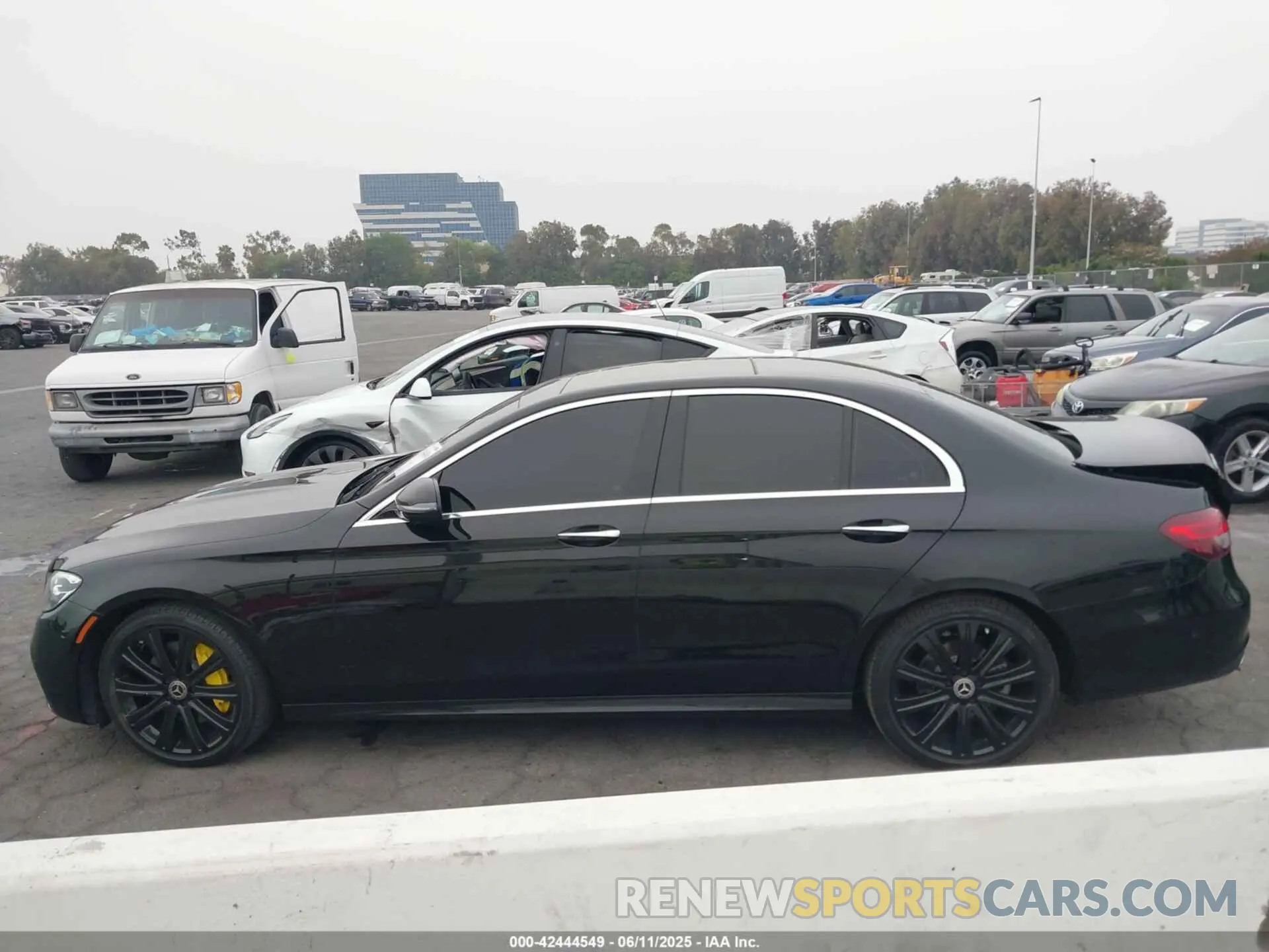 14 Фотография поврежденного автомобиля W1KZF8DB8NB025066 MERCEDES-BENZ E 350 2022