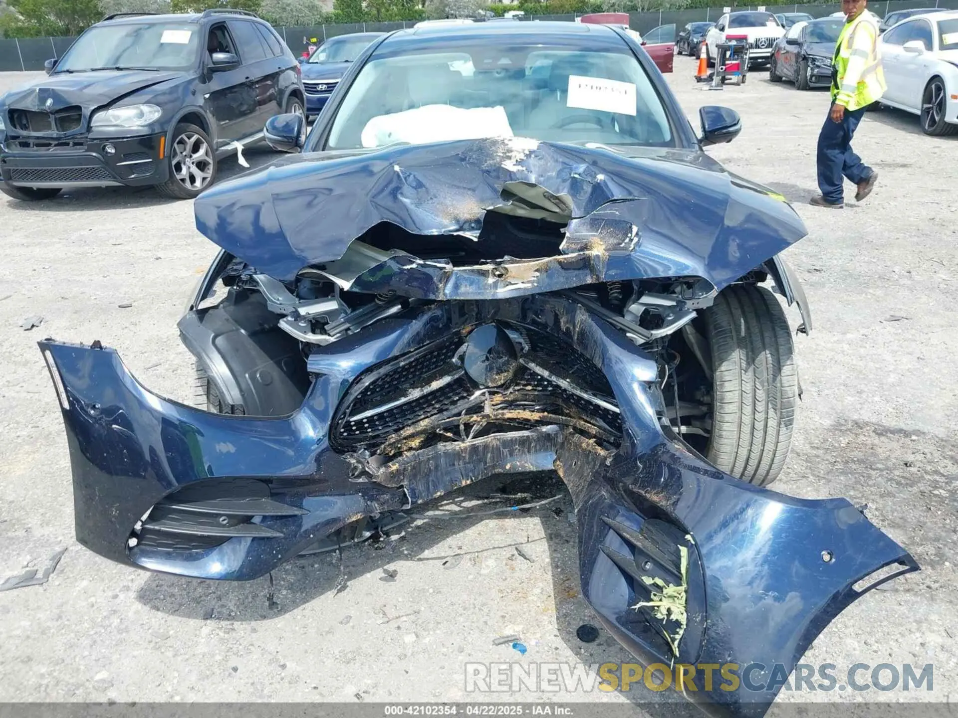 6 Photograph of a damaged car W1KZF8DBXNB049580 MERCEDES-BENZ E 350 2022