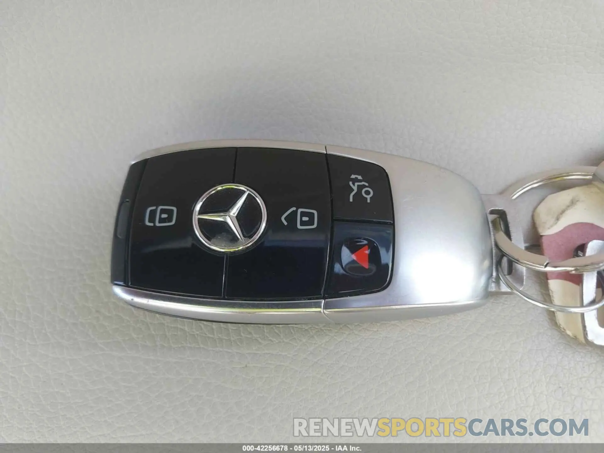 11 Фотография поврежденного автомобиля WDD1J6JB8KF072039 MERCEDES-BENZ E 450 2019