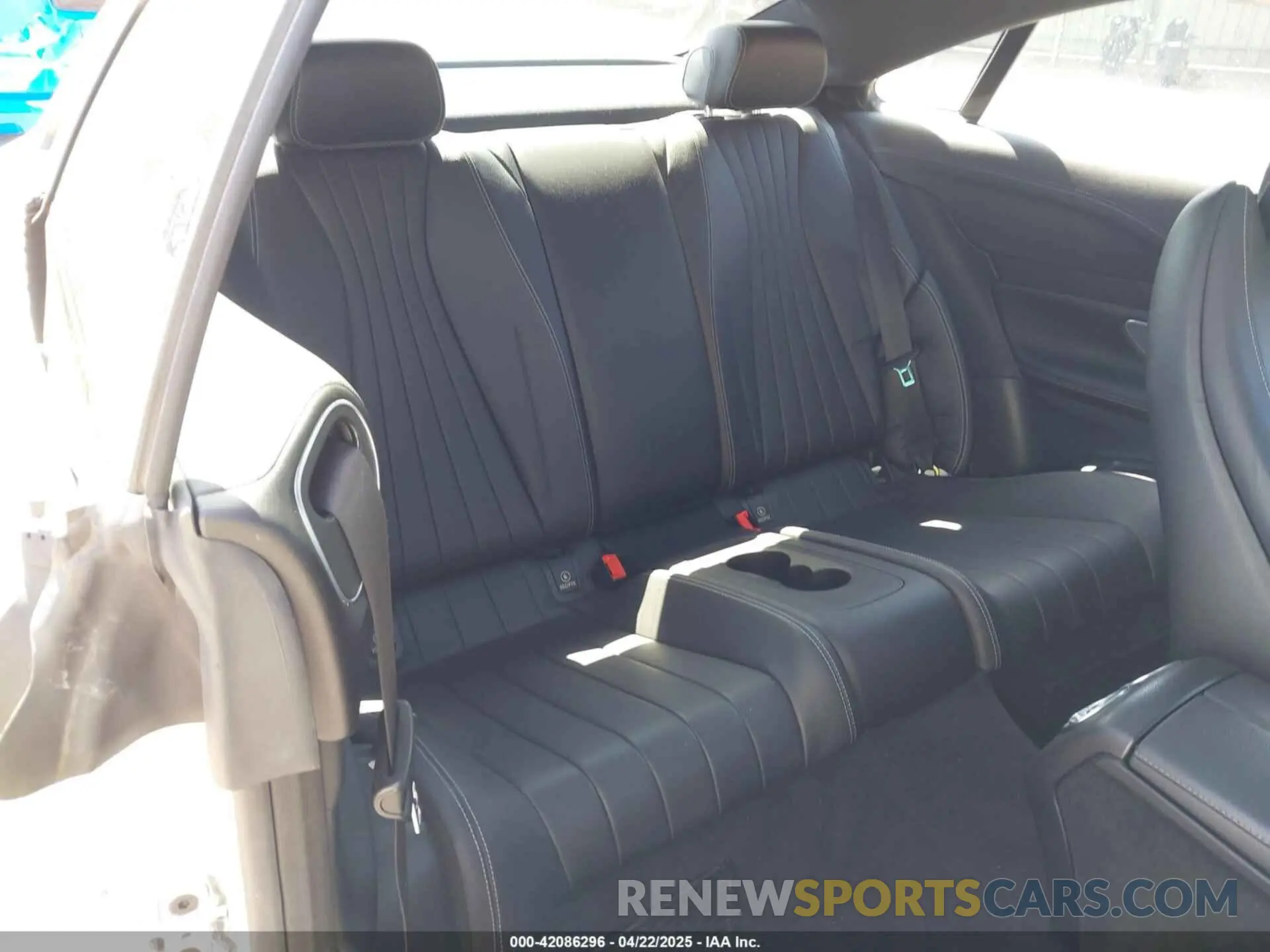 8 Photograph of a damaged car WDD1J6JB9KF081820 MERCEDES-BENZ E 450 2019