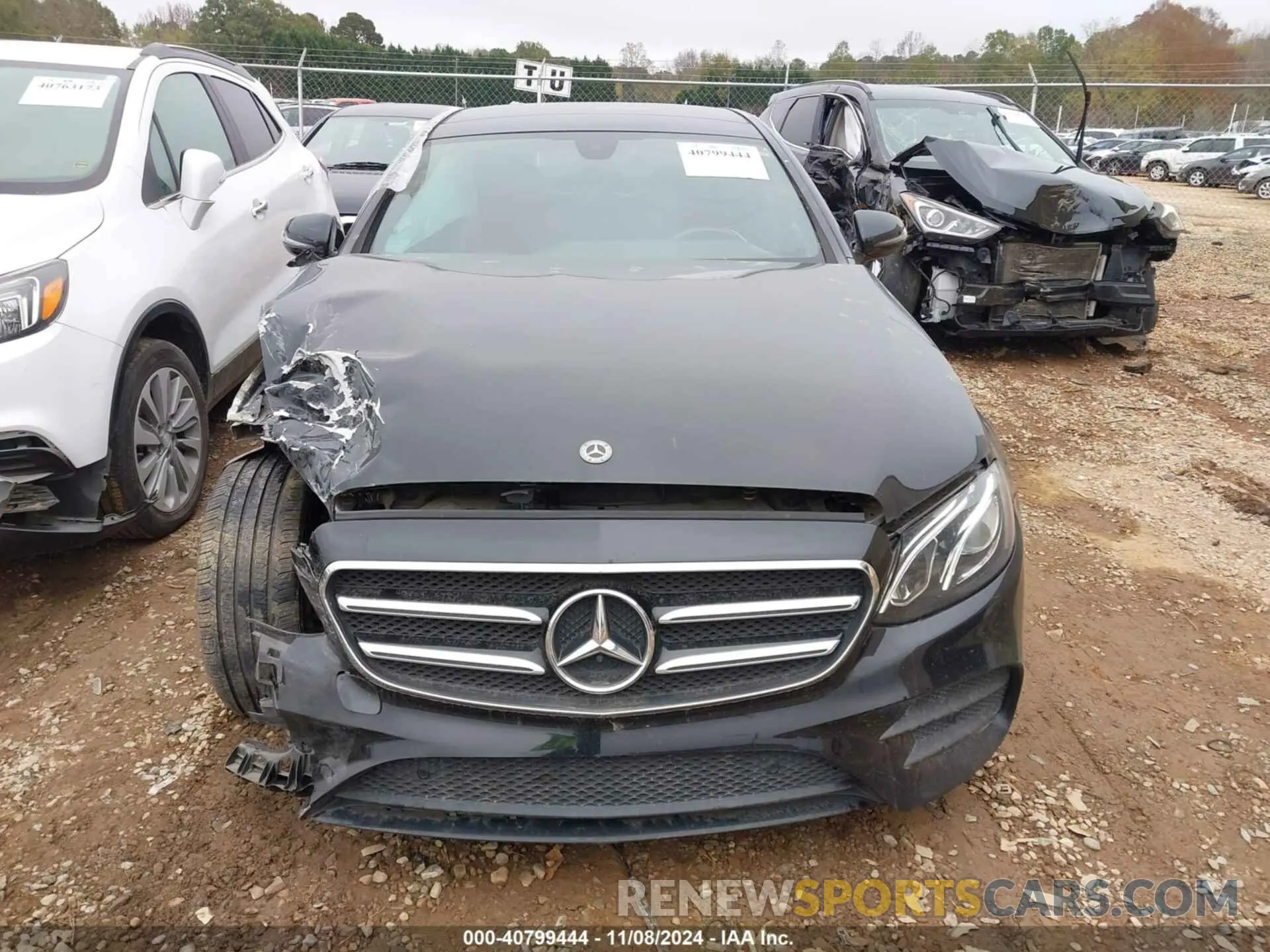 12 Photograph of a damaged car WDDZF6JB2KA579102 MERCEDES-BENZ E 450 2019