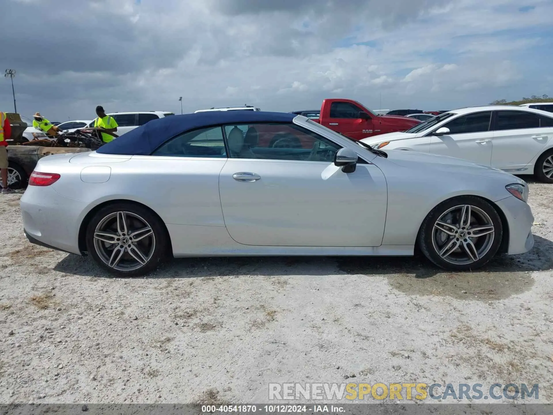13 Photograph of a damaged car W1K1K6HB7LF134969 MERCEDES-BENZ E 450 2020