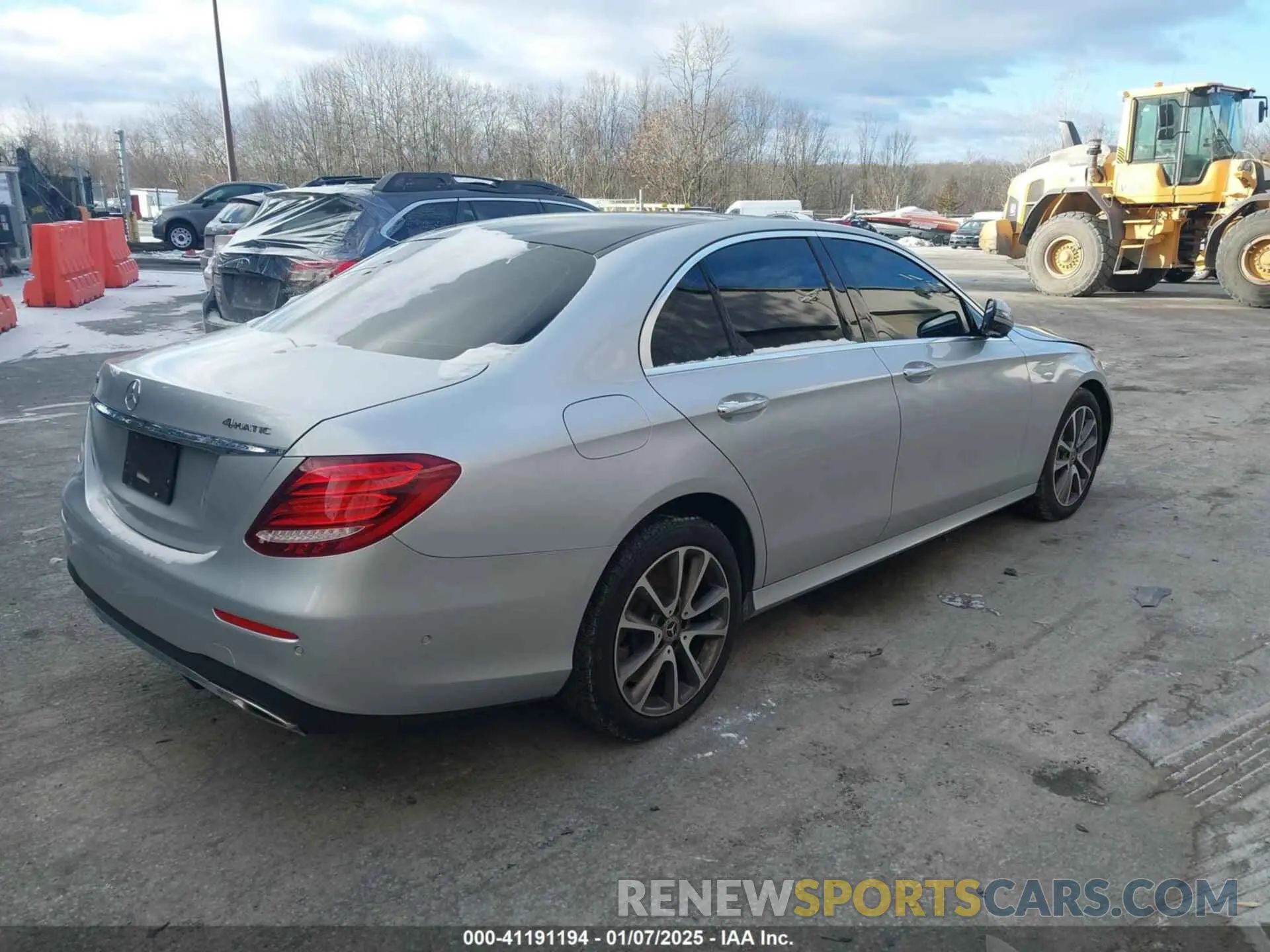 4 Photograph of a damaged car W1KZF6JB1LA806636 MERCEDES-BENZ E 450 2020