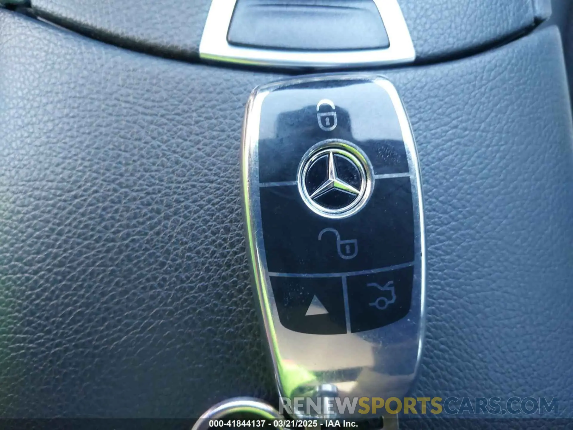11 Photograph of a damaged car W1KZF5KB1MA939679 MERCEDES-BENZ E 450 2021