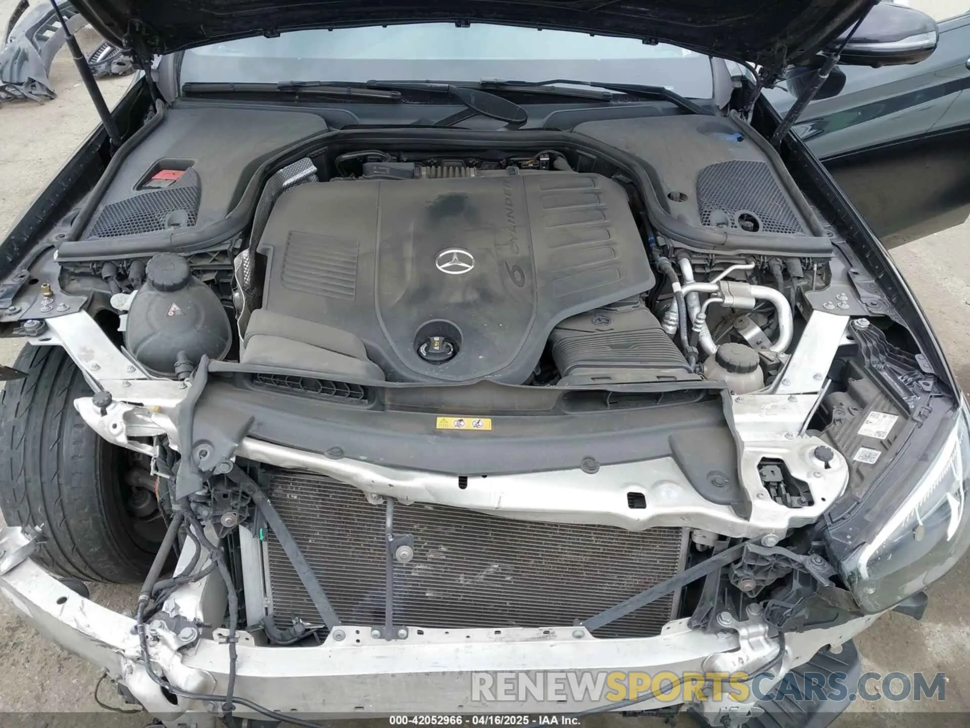 10 Photograph of a damaged car W1KZF5KB8NB092932 MERCEDES-BENZ E 450 2022