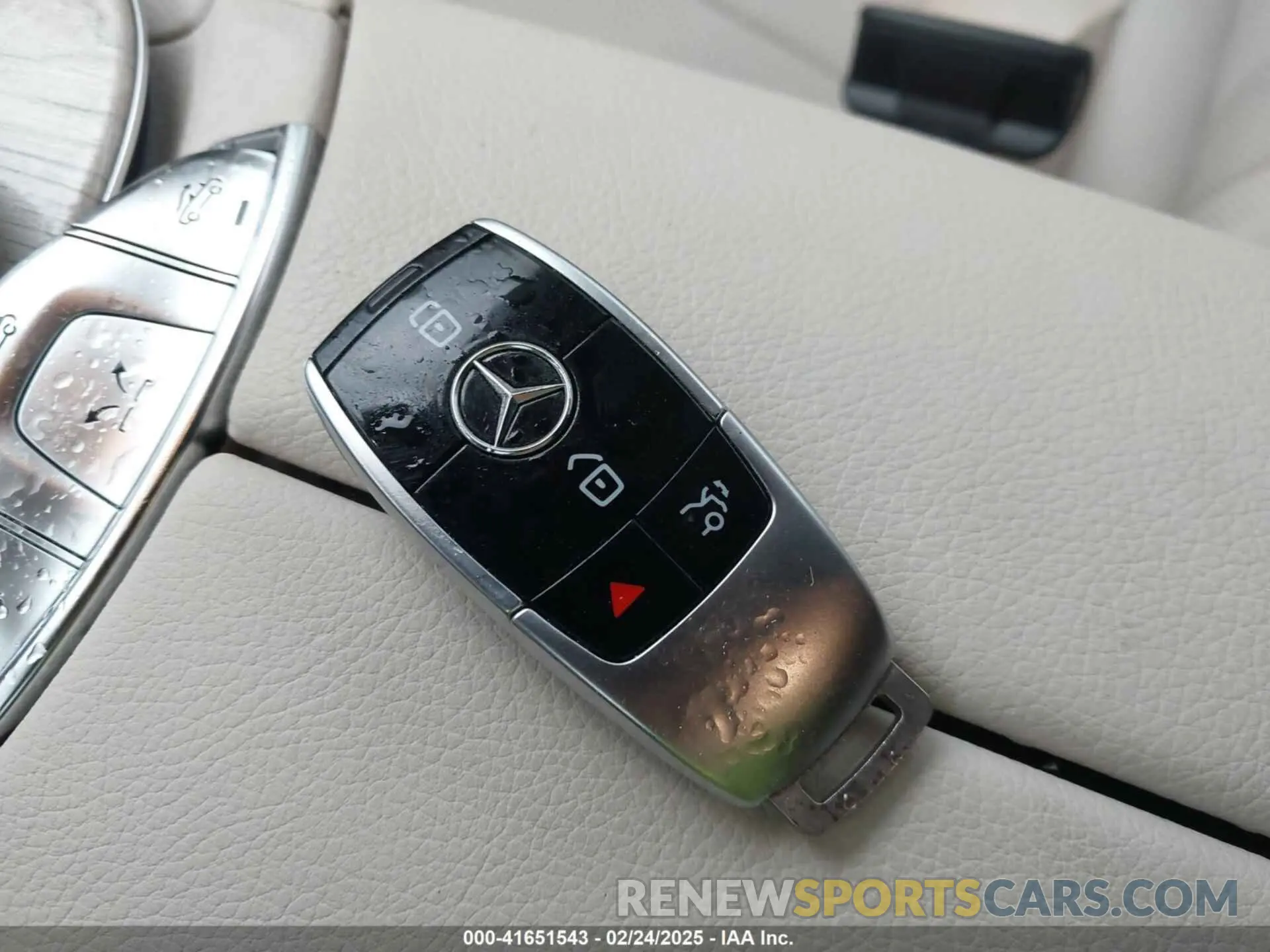 11 Photograph of a damaged car W1K1K5KB0PF208127 MERCEDES-BENZ E 450 2023