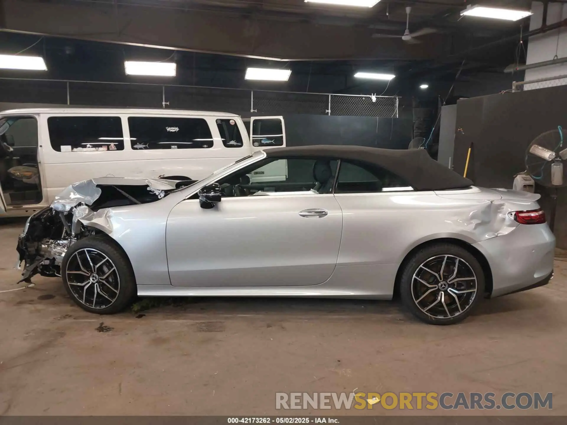 14 Photograph of a damaged car W1K1K5KB8PF204178 MERCEDES-BENZ E 450 2023