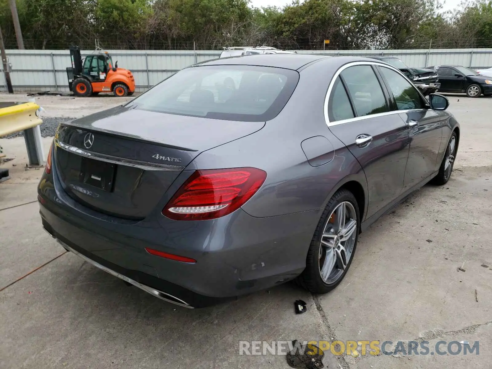 4 Фотография поврежденного автомобиля WDDZF6JB1KA515729 MERCEDES-BENZ E 450 4MAT 2019
