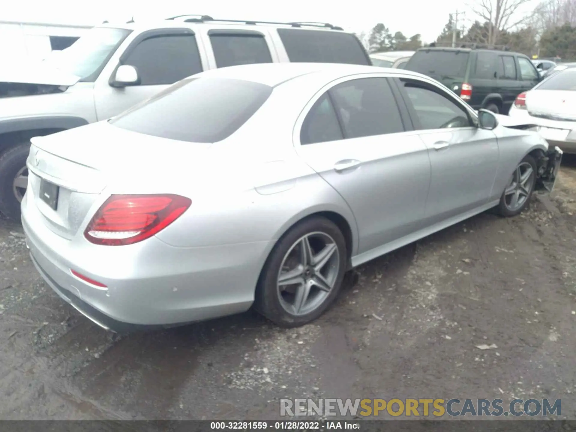 4 Photograph of a damaged car WDDZF4JB0KA515483 MERCEDES-BENZ E-CLASS 2019