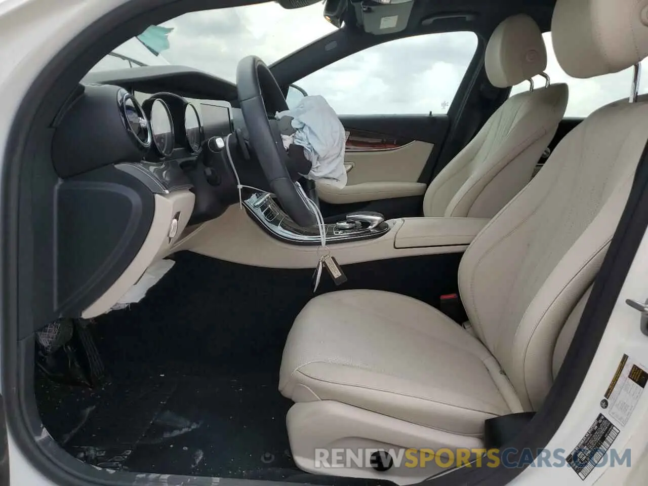 7 Photograph of a damaged car WDDZF4JB1KA573182 MERCEDES-BENZ E-CLASS 2019