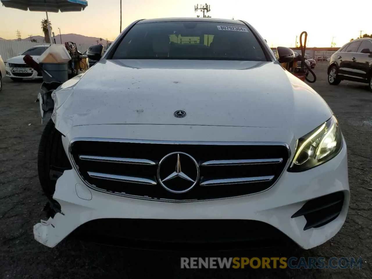 5 Photograph of a damaged car WDDZF4JB1KA631761 MERCEDES-BENZ E-CLASS 2019