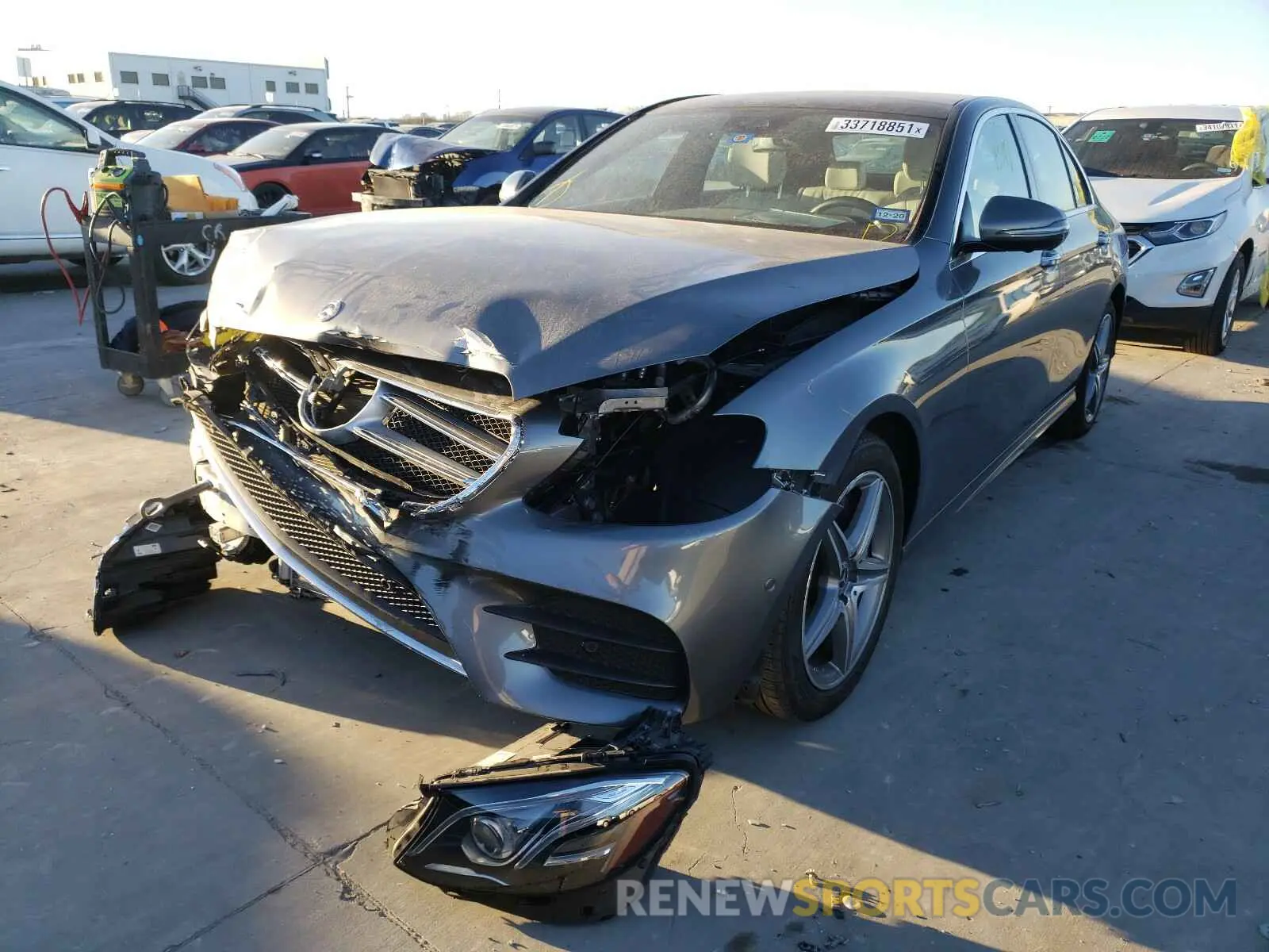 2 Photograph of a damaged car WDDZF4JB2KA524864 MERCEDES-BENZ E CLASS 2019